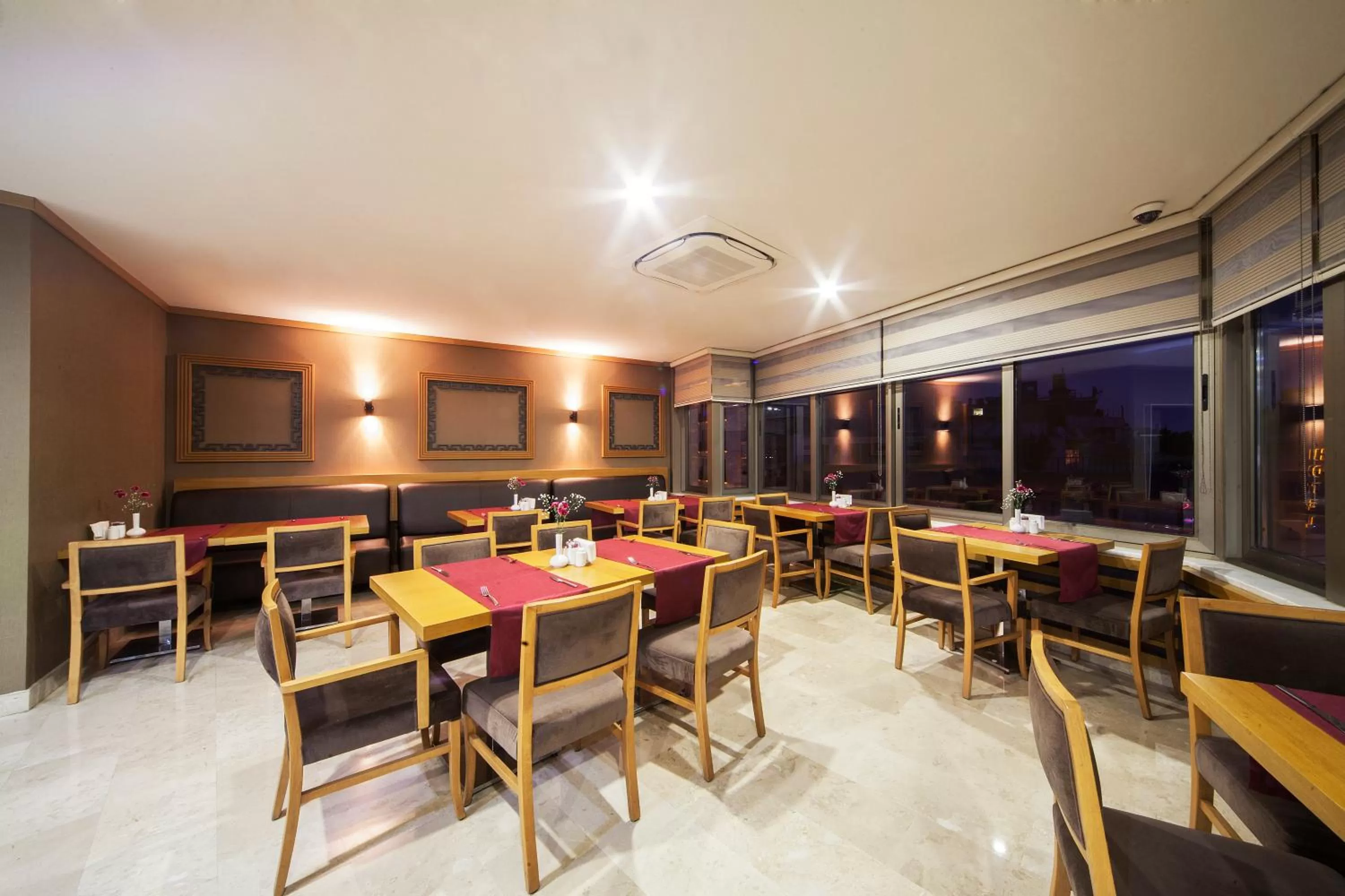 Restaurant/places to eat in Delta Hotel Istanbul & Old City