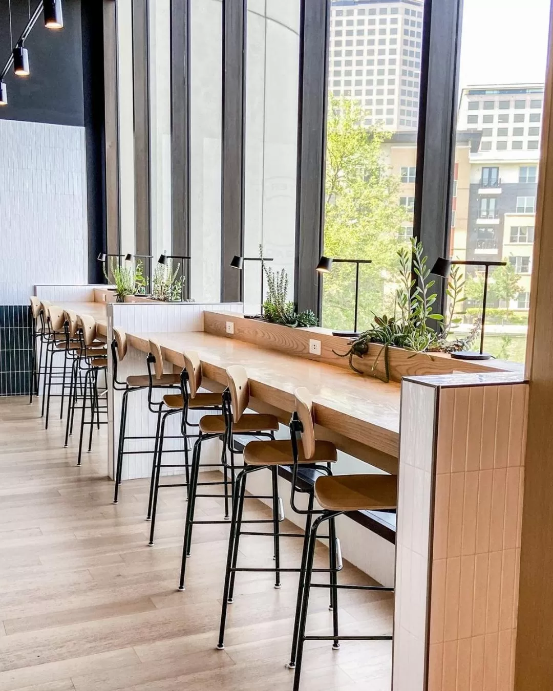 Restaurant/places to eat in Omni Las Colinas Hotel