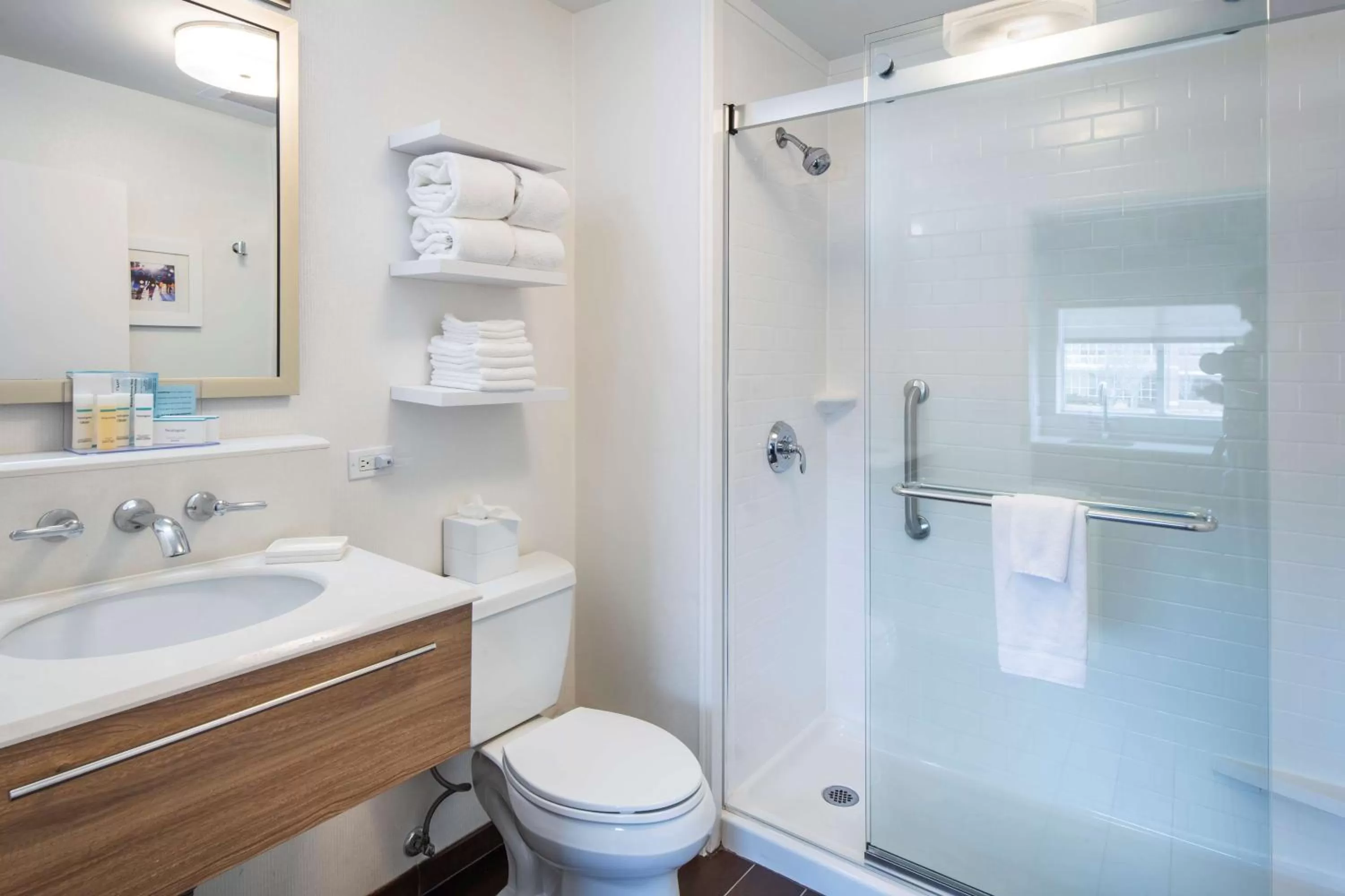 Bathroom in Hampton Inn & Suites Lincolnshire