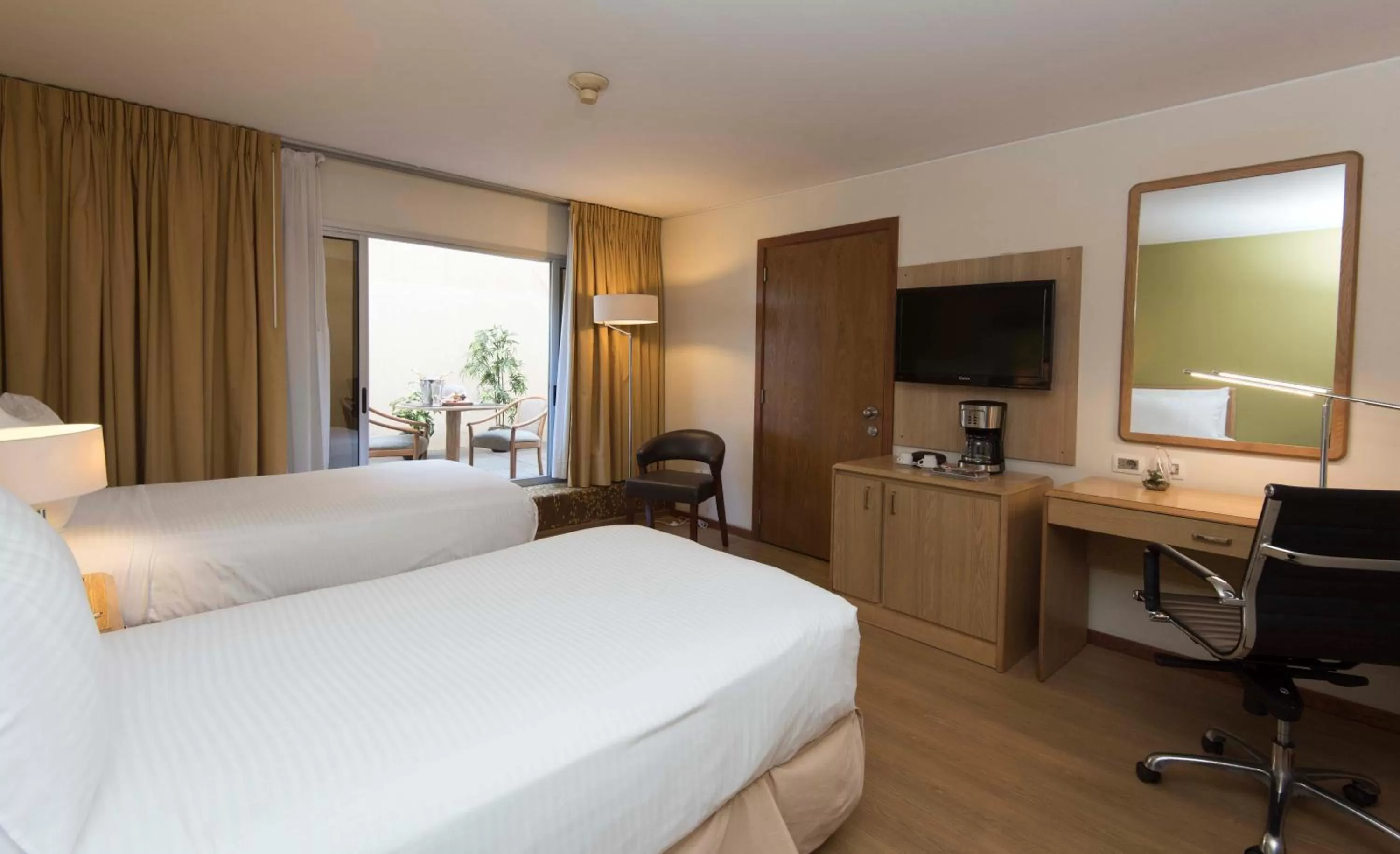 Photo of the whole room, Bed in Holiday Inn Montevideo by IHG