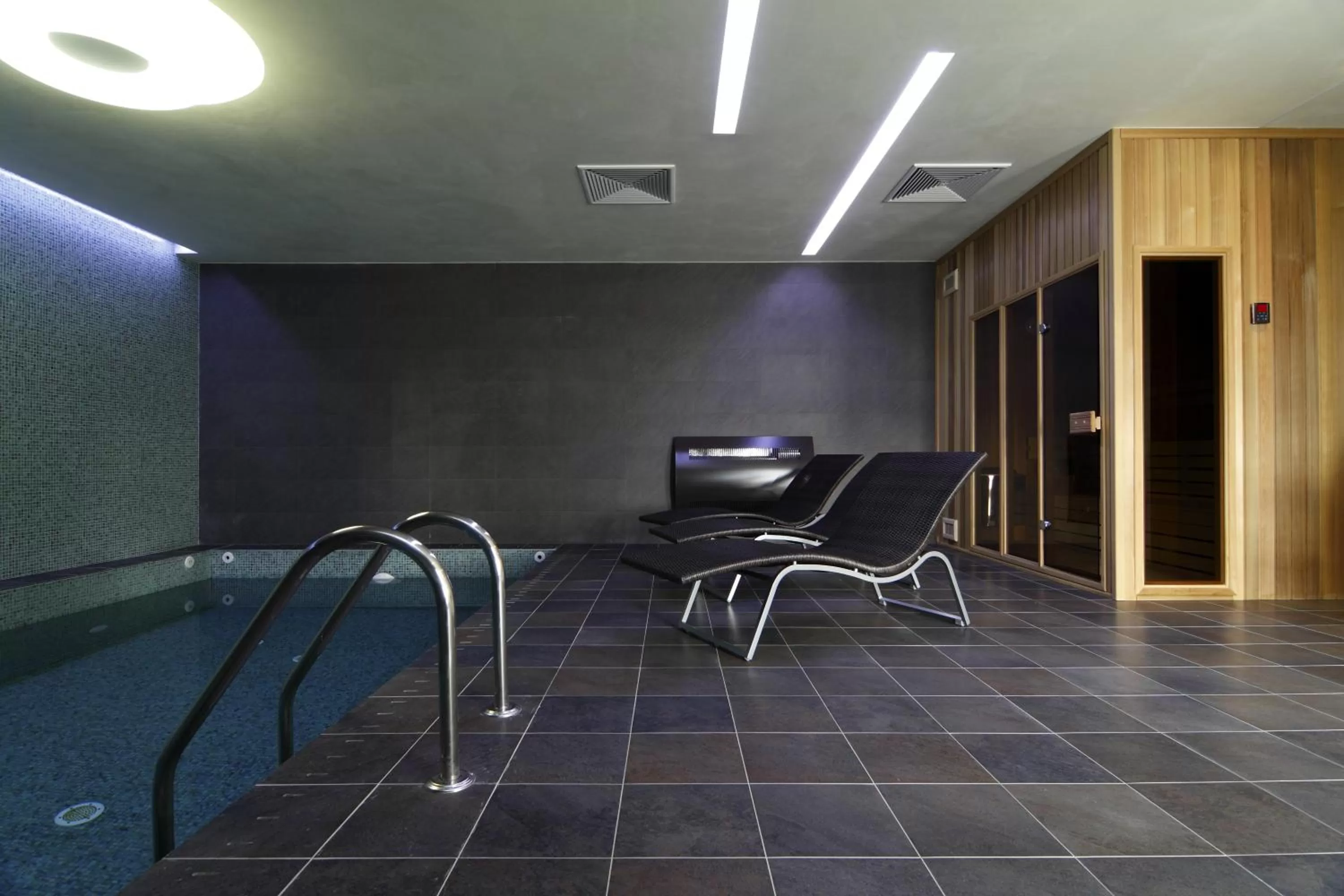 Swimming pool in Mikado Hotel