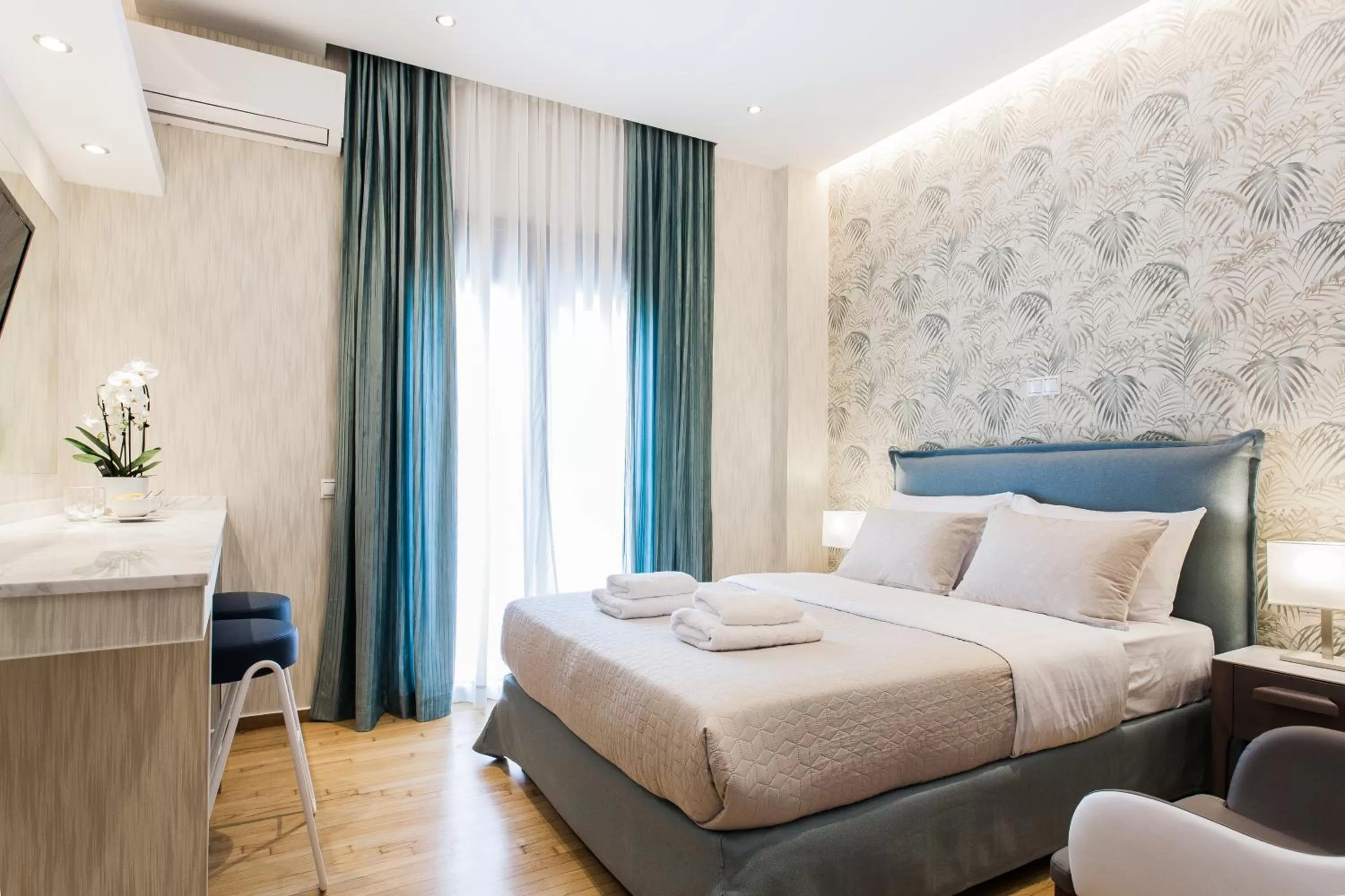 Photo of the whole room, Bed in Nicholas Point Apartments and Rooms