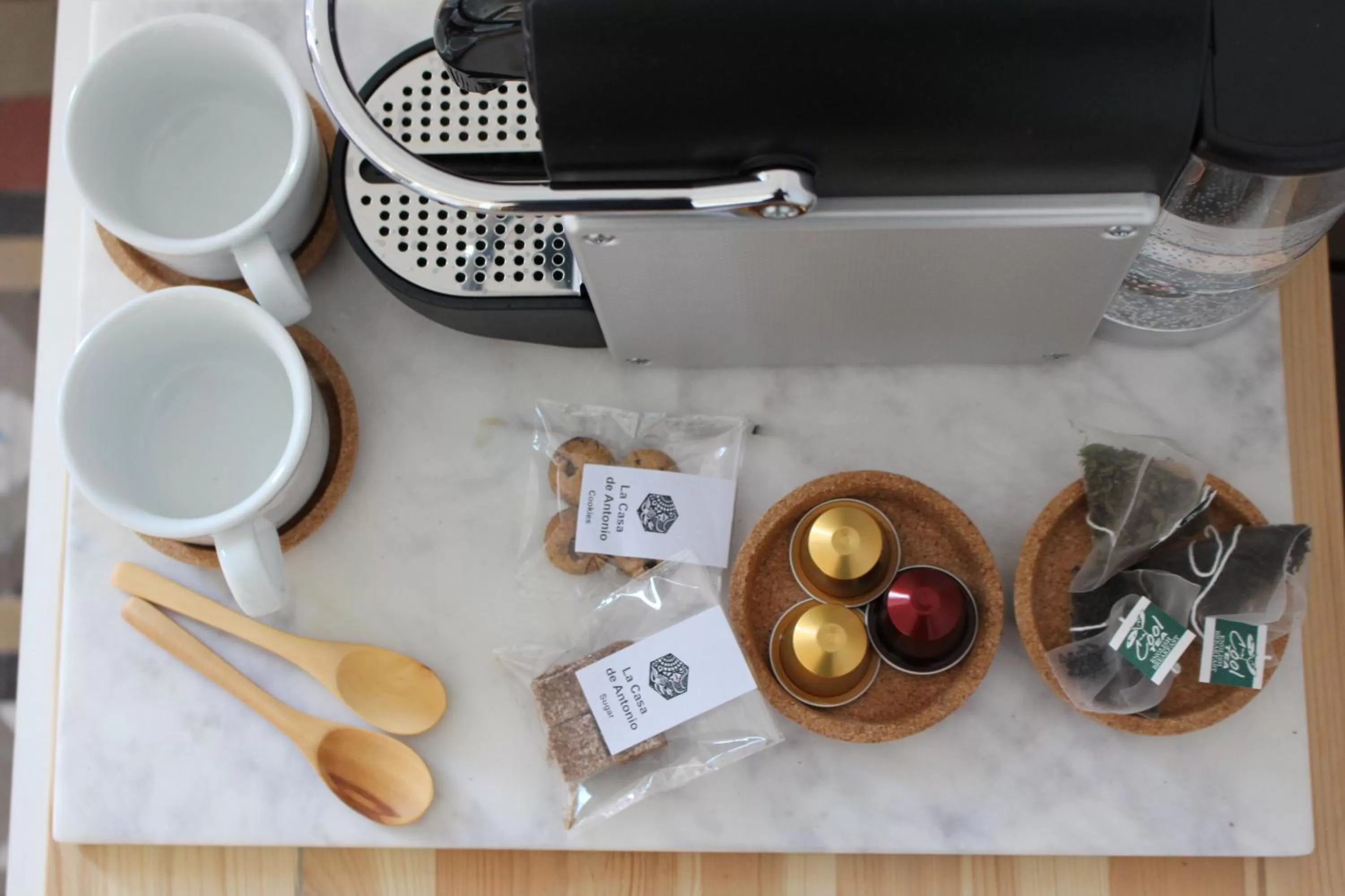 Drinks in La Casa de Antonio Boutique Rooms