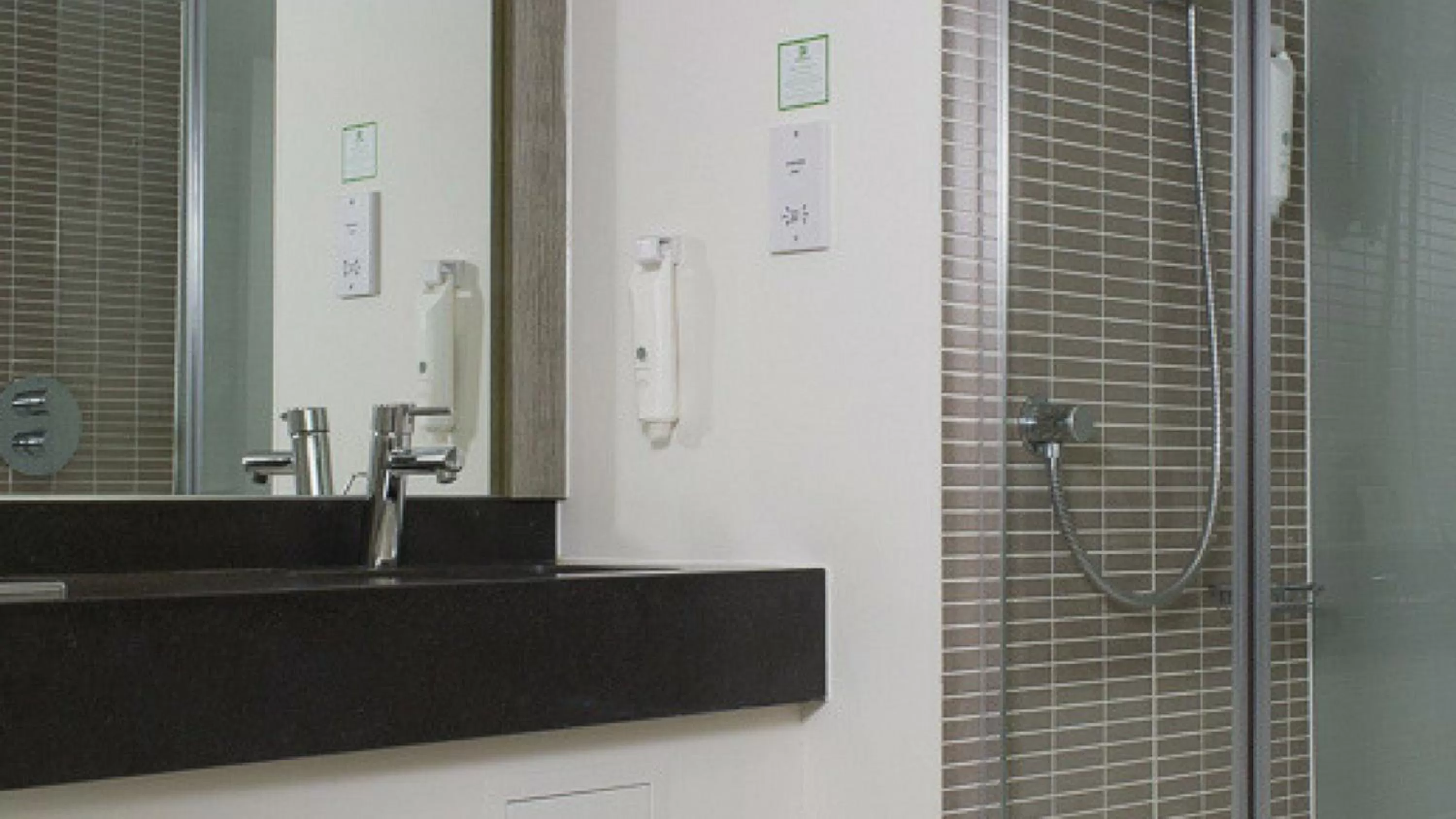 Photo of the whole room in Holiday Inn Milton Keynes East M1 Junc 14 by IHG