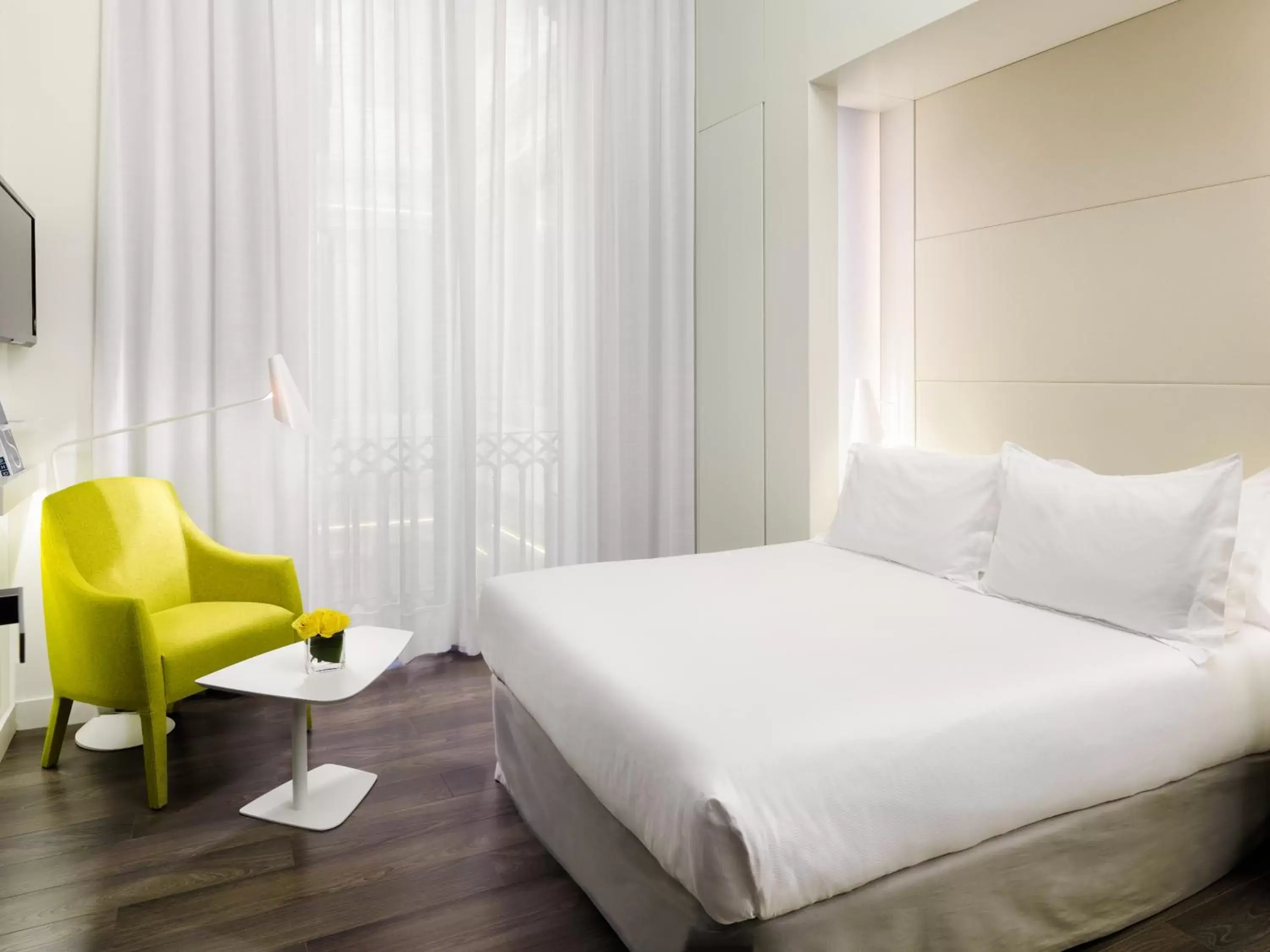 Comfort Double Room in H10 Urquinaona Plaza Comfort Double Room in H10 Urquinaona Plaza