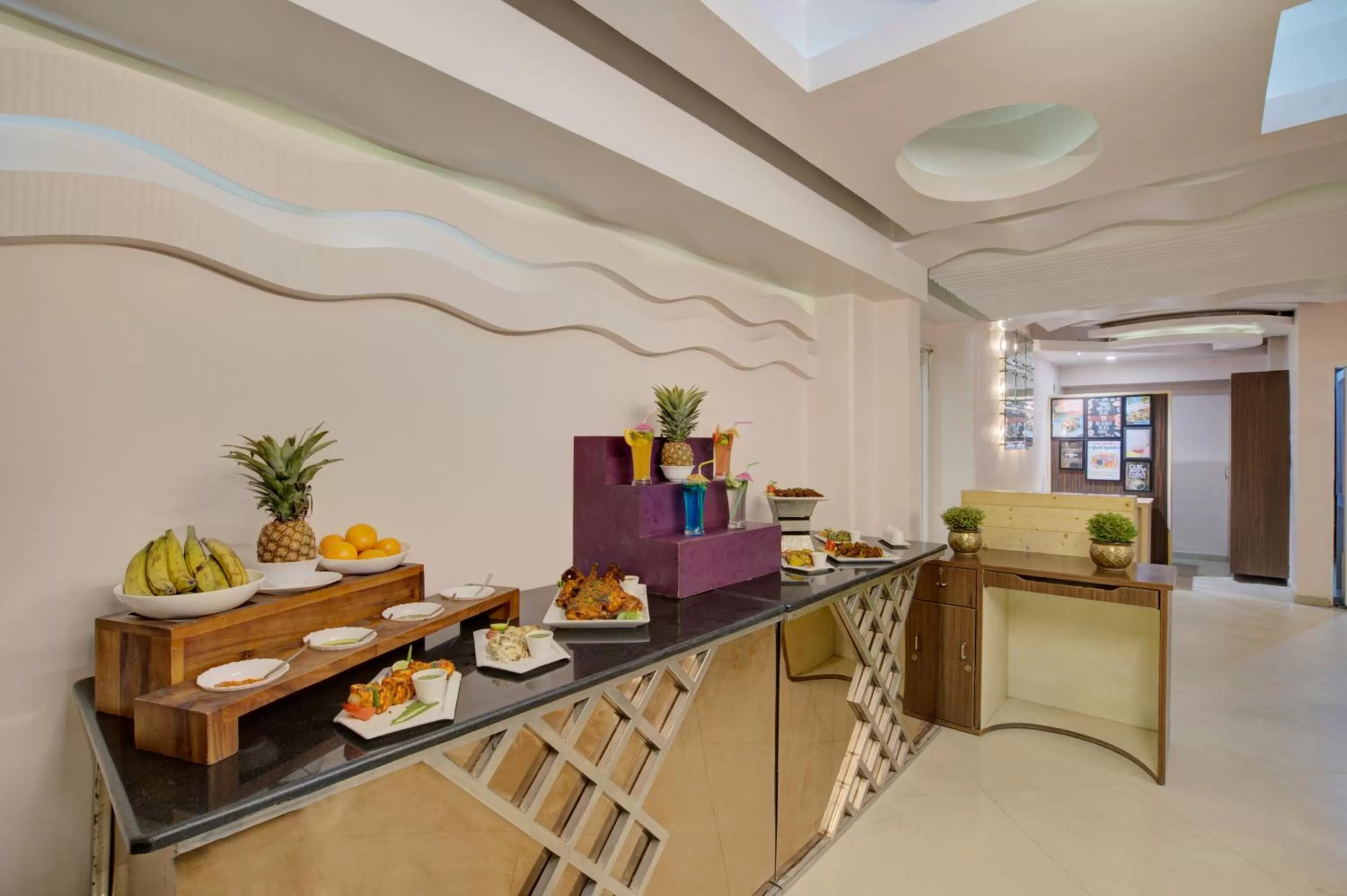 Food and drinks in Mount Conifer Suites & Spa