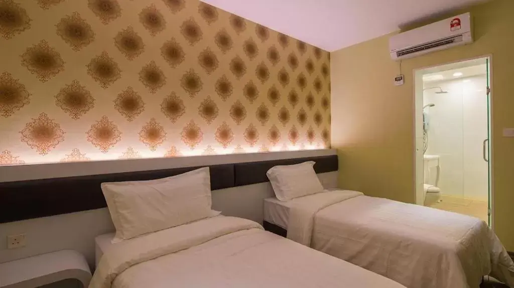 Standard Twin Room in Riverfront Boutique Hotel Standard Twin Room in Riverfront Boutique Hotel