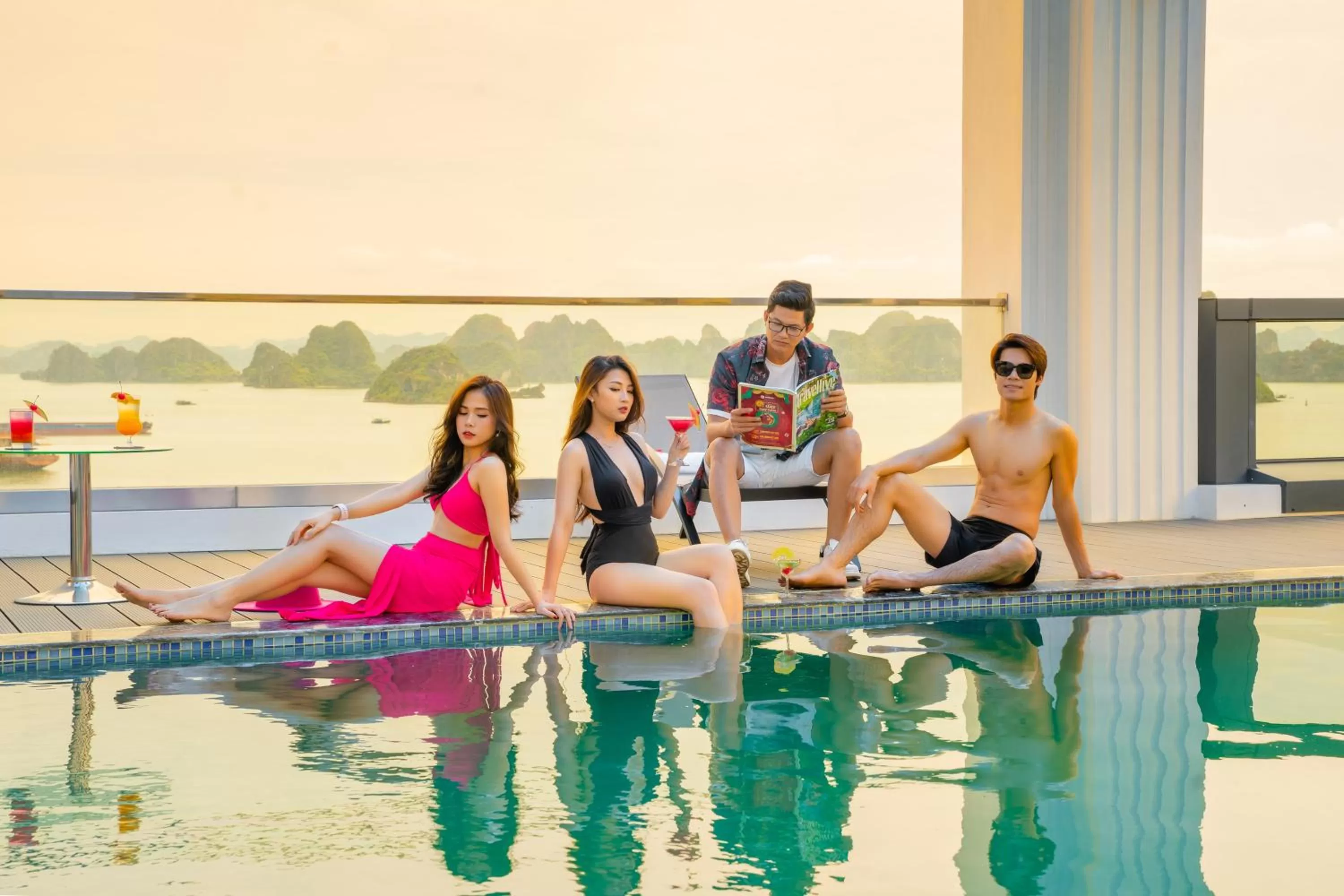 Swimming pool in Paddington Hotel Halong Bayview