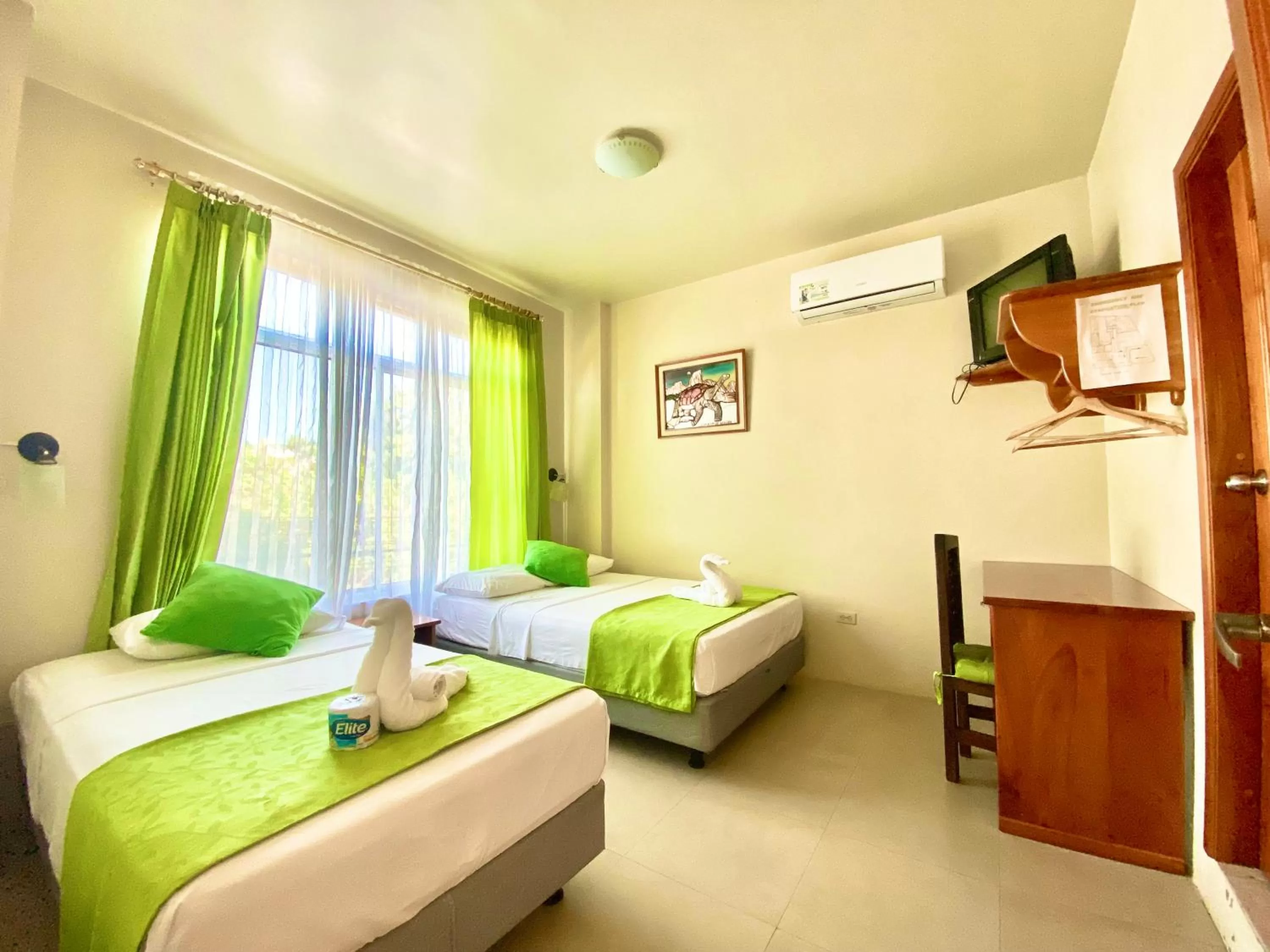 Photo of the whole room in El Rincón de George