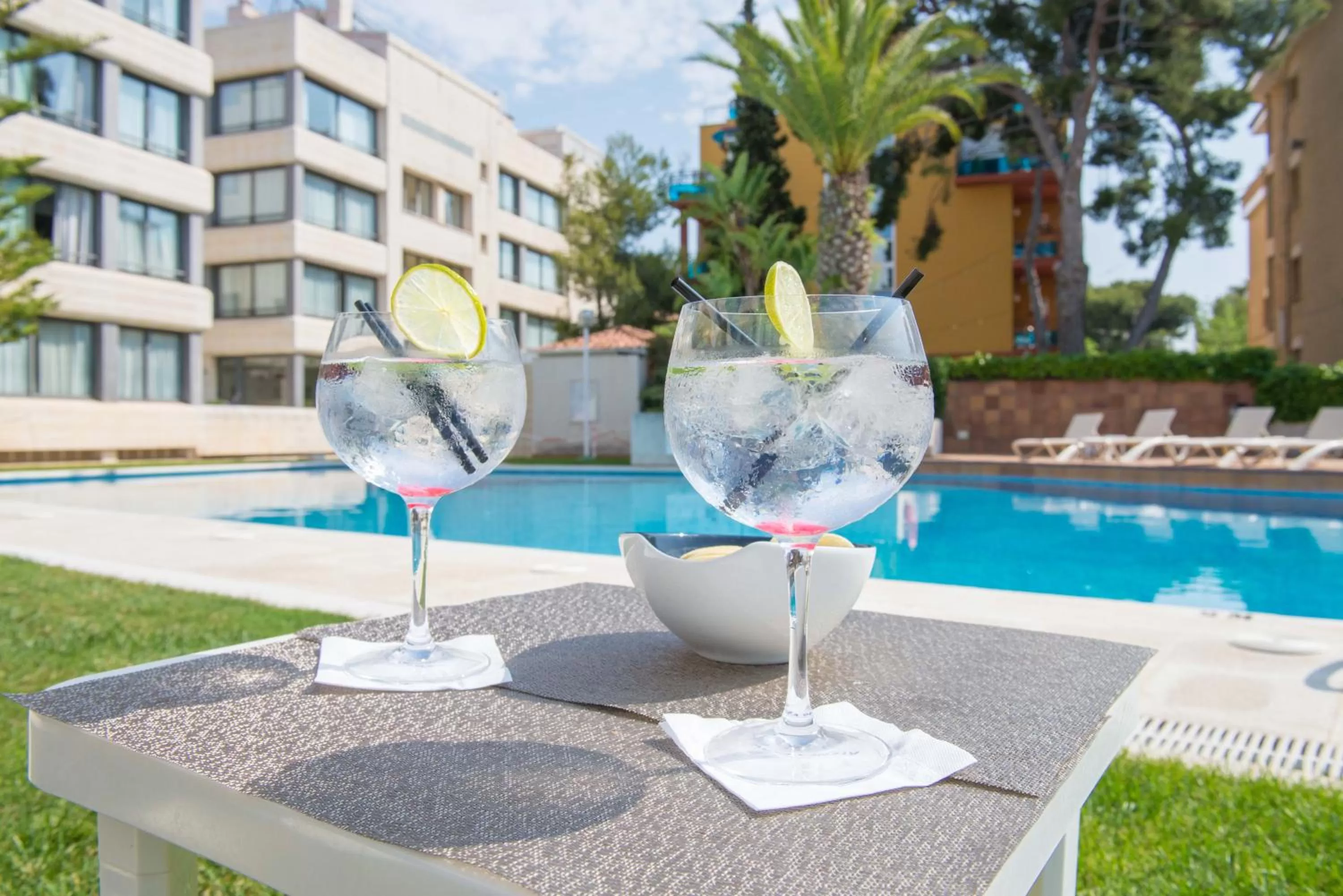 Swimming pool in Atenea Park Suites & Apartments