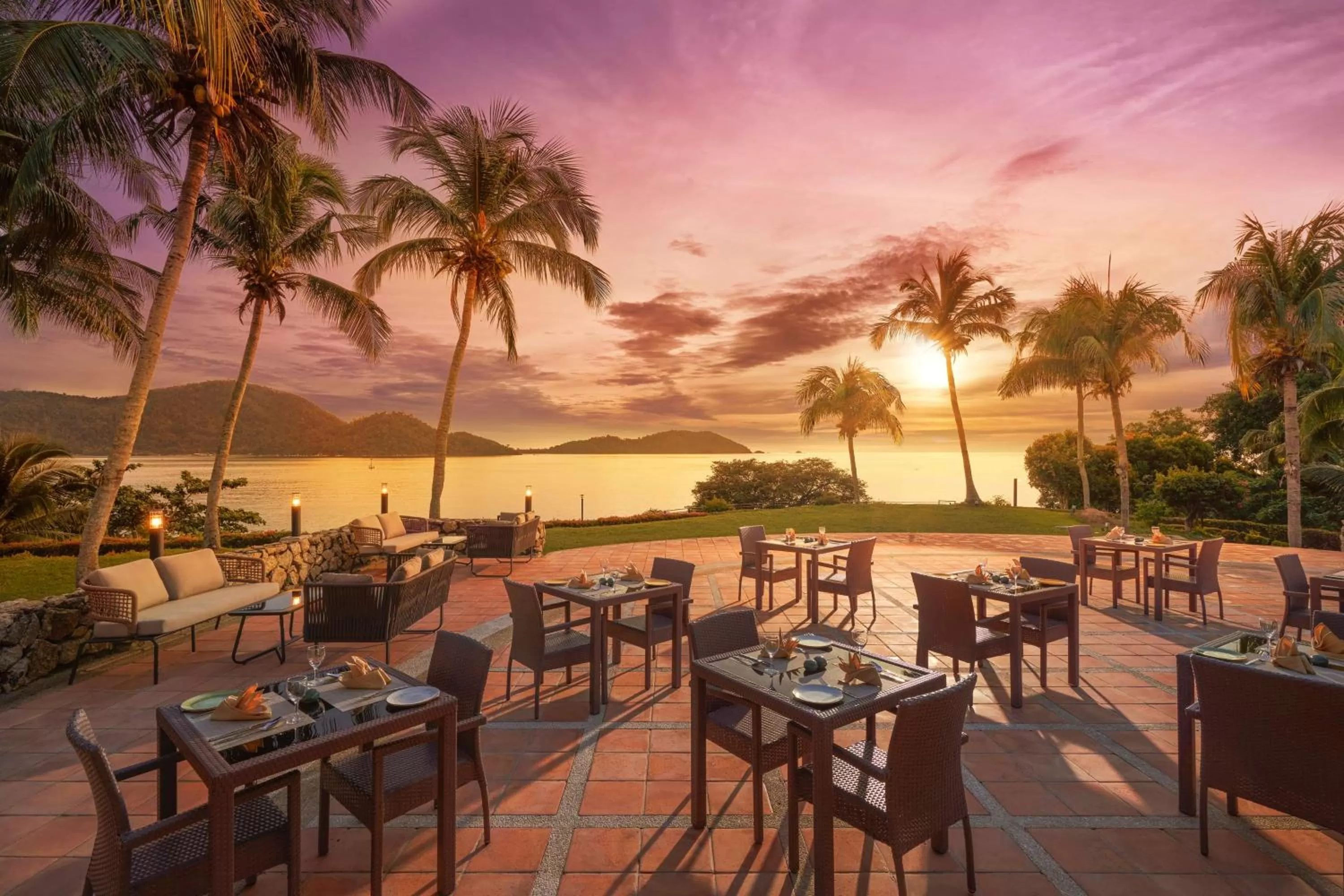 Restaurant/places to eat in DoubleTree by Hilton Damai Laut