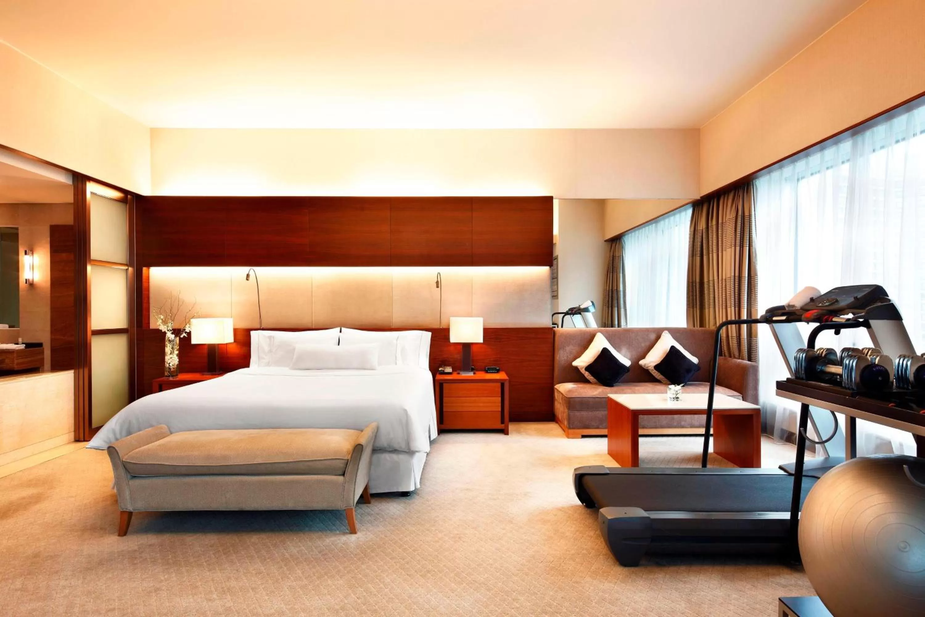Photo of the whole room, Bed in The Westin Guangzhou