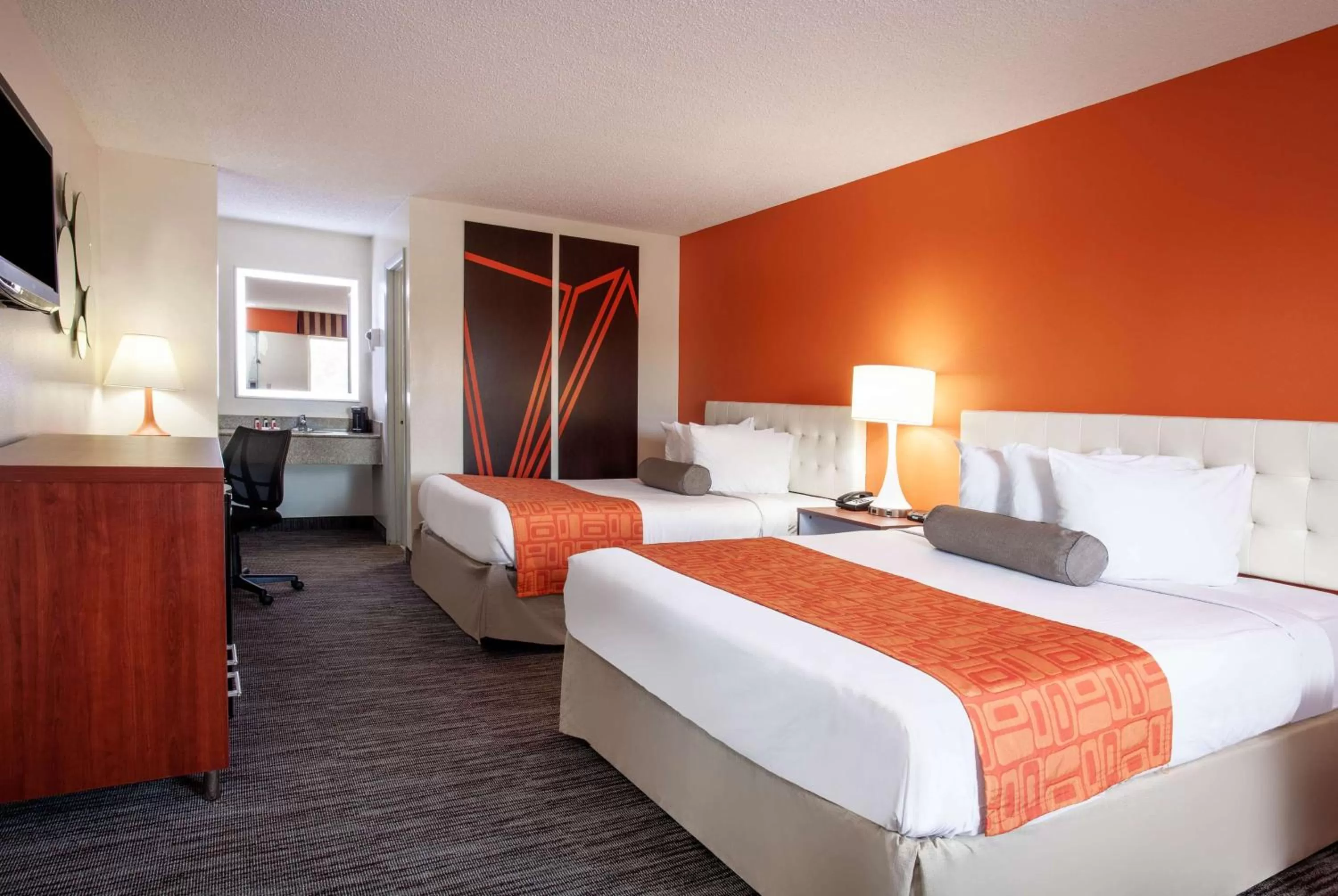 Photo of the whole room, Bed in Howard Johnson by Wyndham Vero Beach/I-95