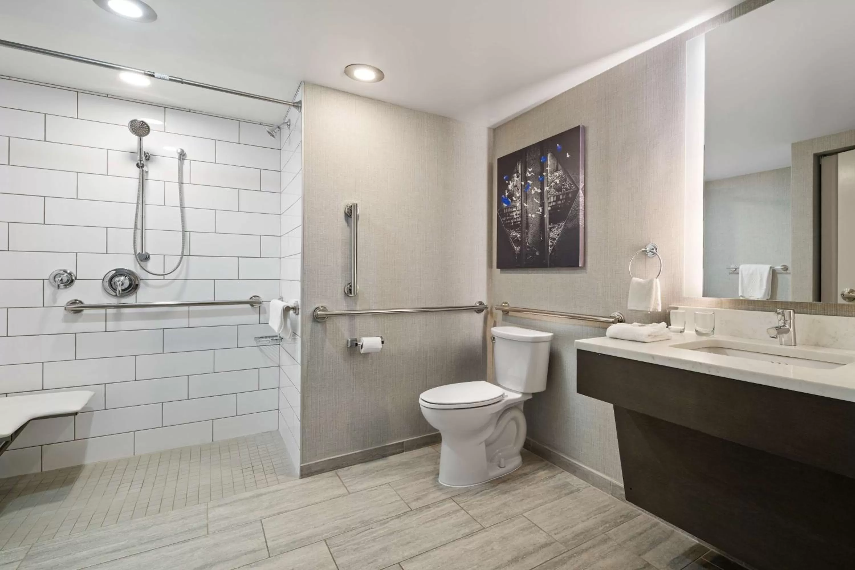 Bathroom in DoubleTree by Hilton Pittsburgh Airport