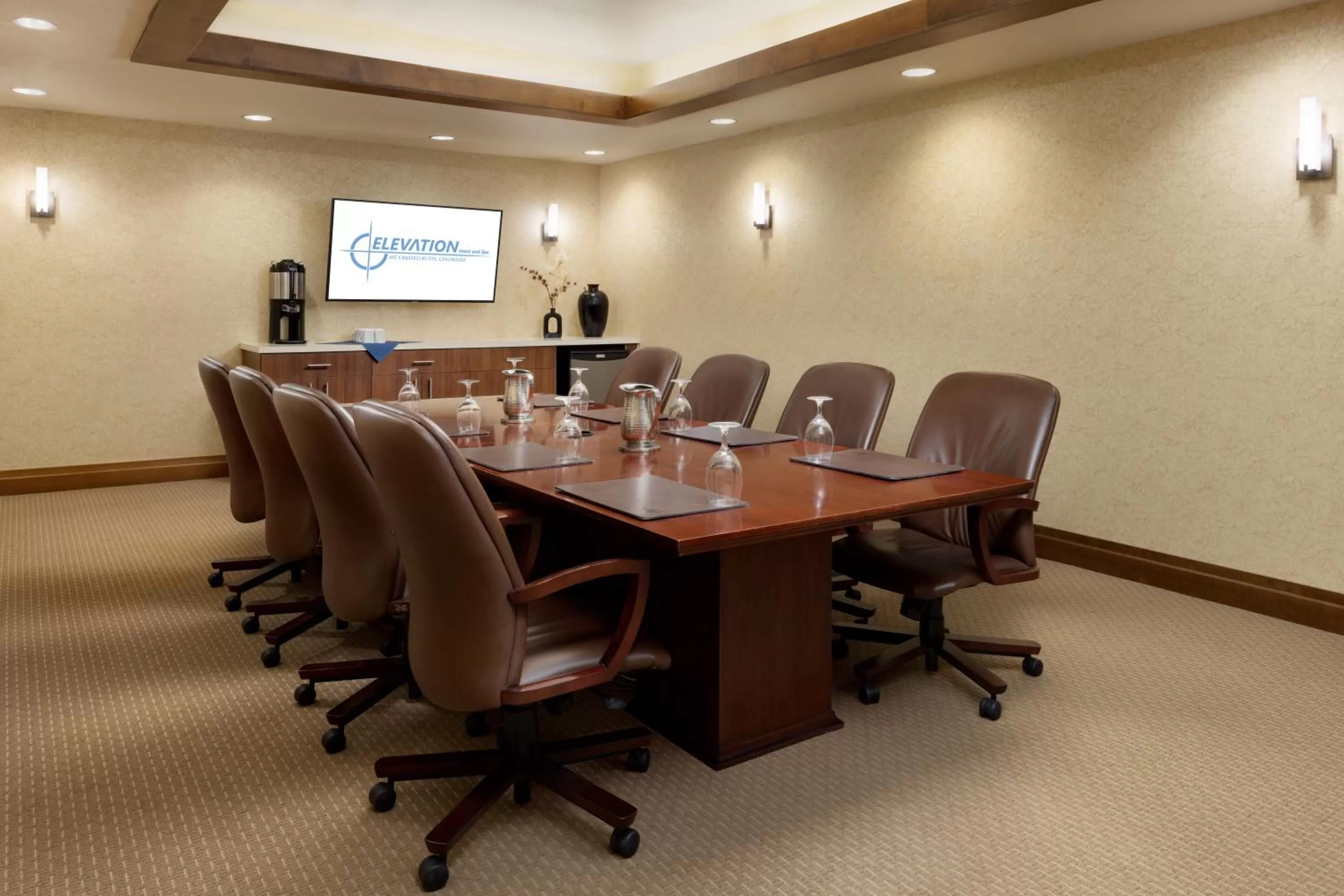 Meeting/conference room in Elevation Hotel & Spa