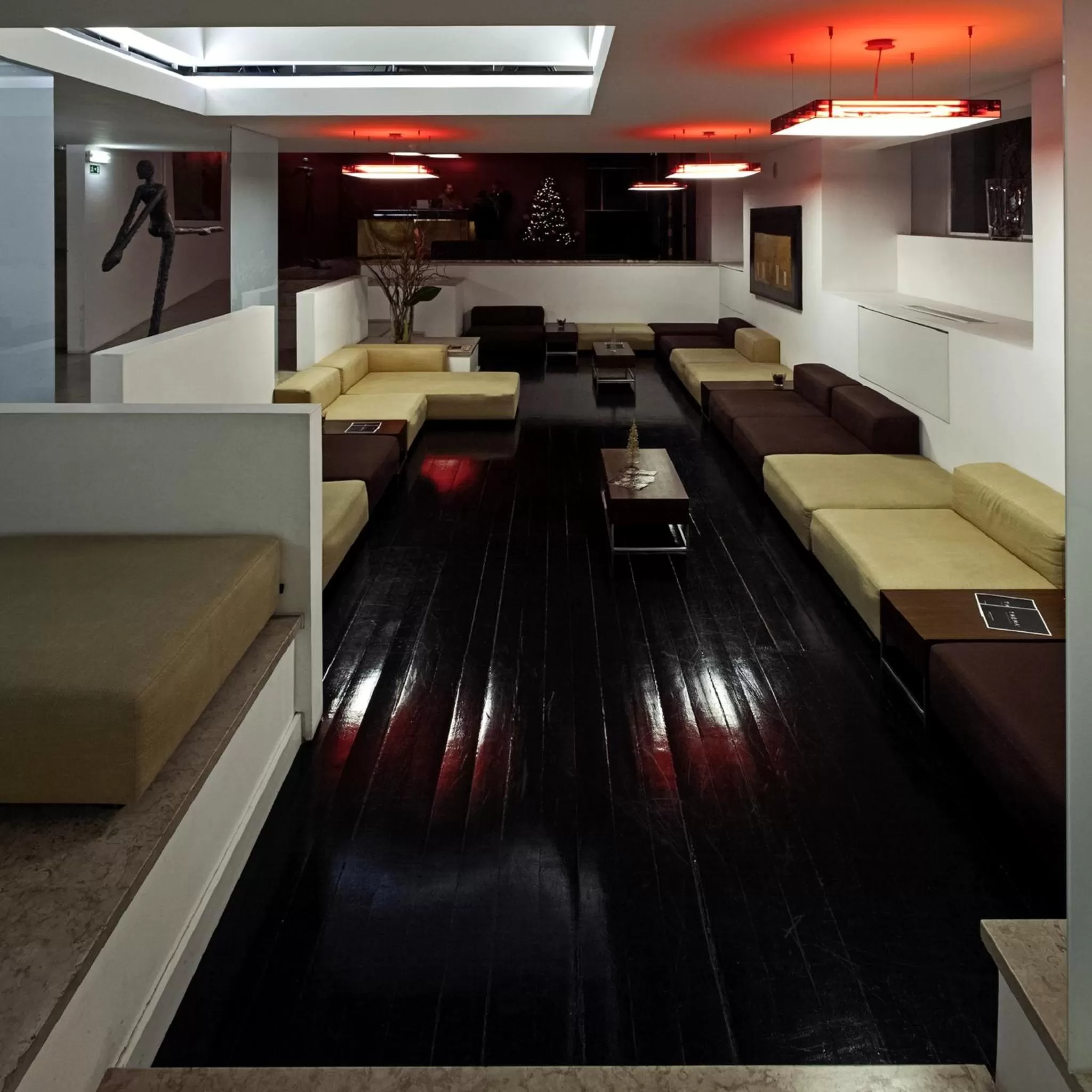 Lobby or reception in Hotel Jeronimos 8