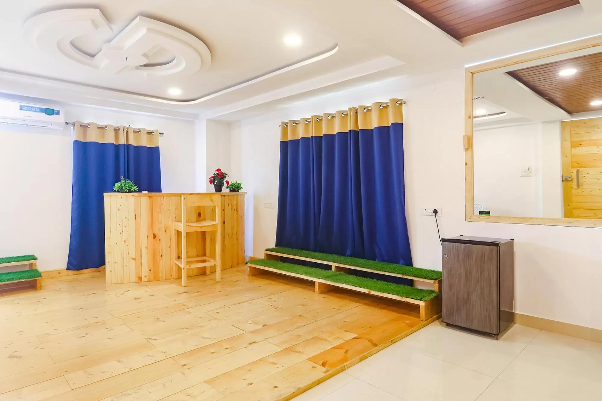 Lobby or reception in FabHotel Green Leaf