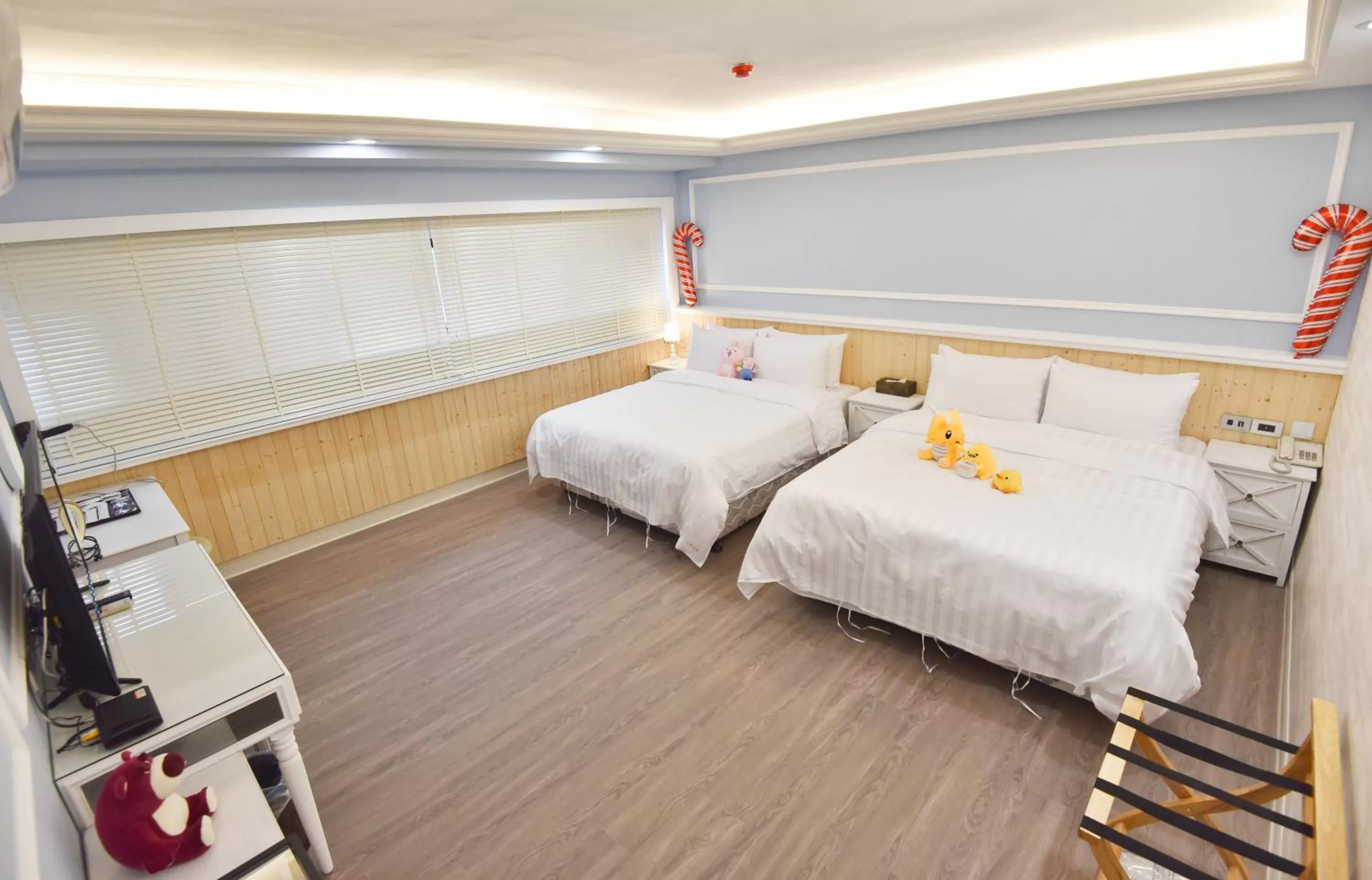 Photo of the whole room, Bed in Migo Hotel