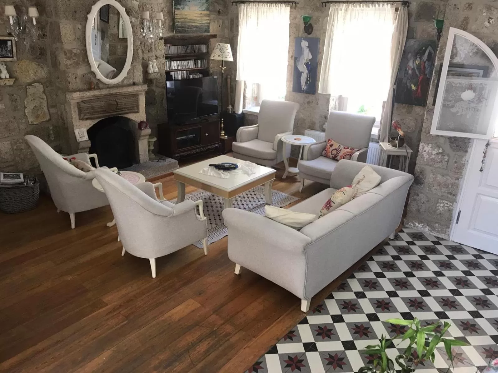 Seating Area in MaSaLa Otel