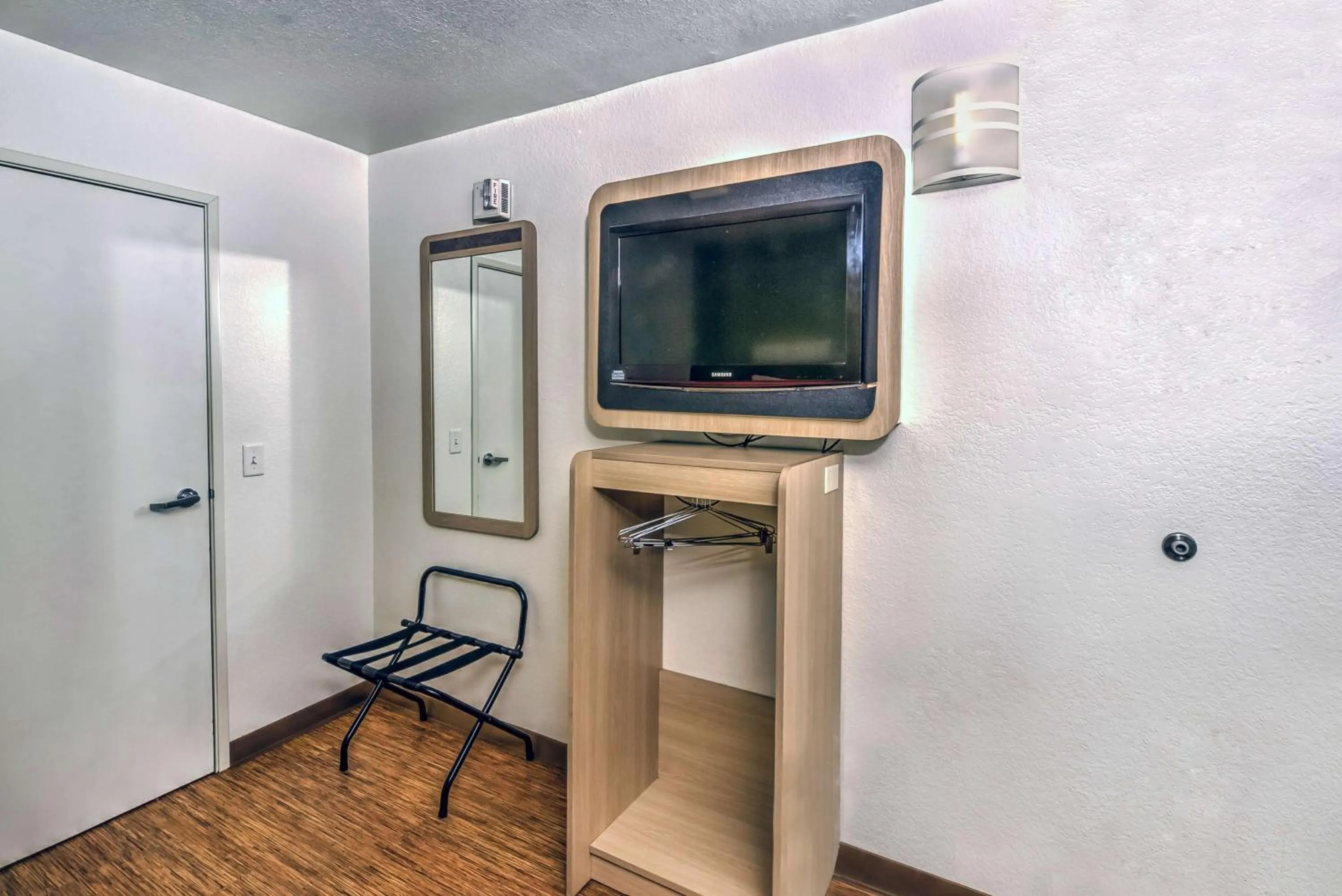 Deluxe Quadruple Room in Motel 6-Colorado Springs, CO
