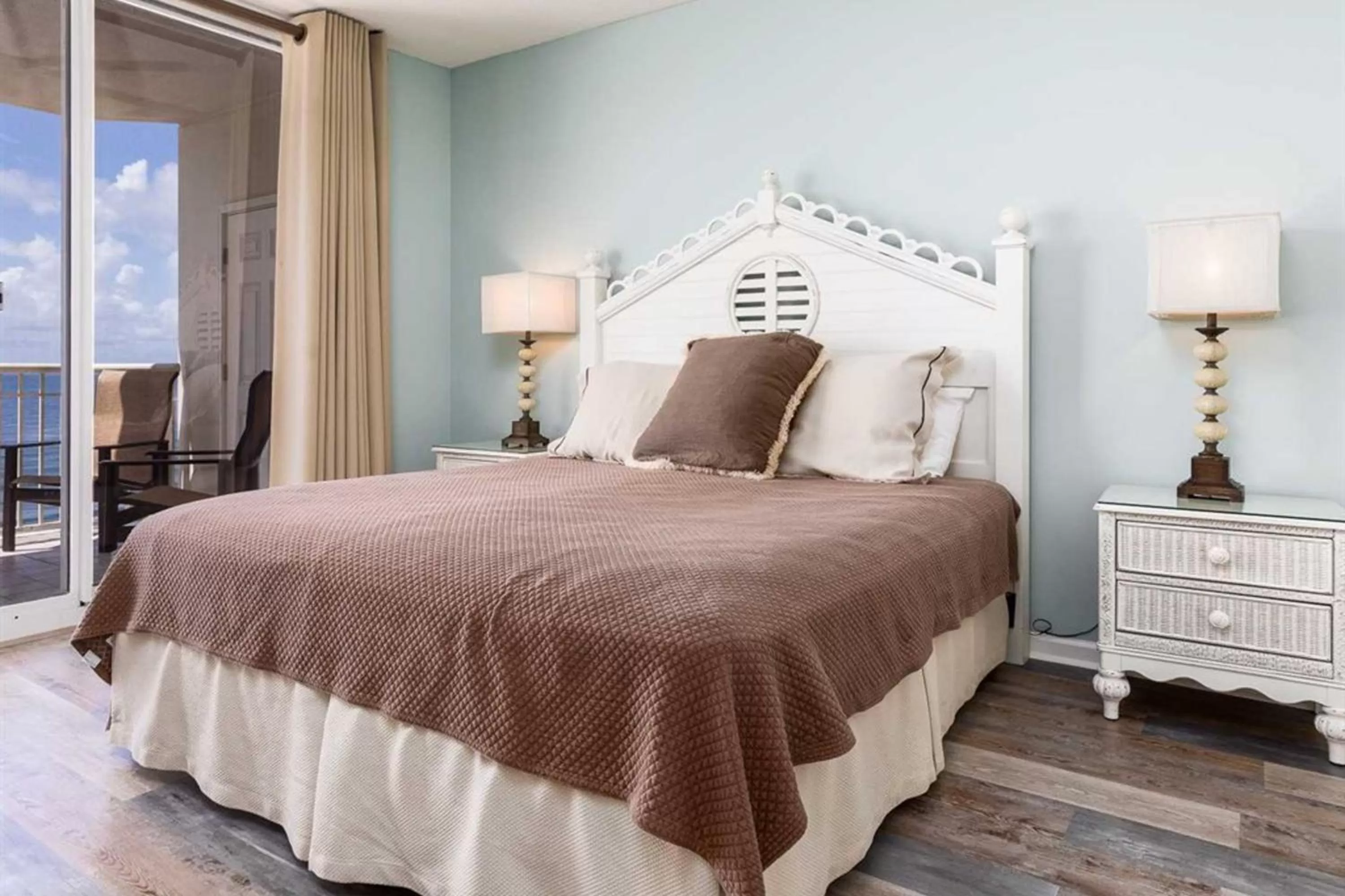 Bed in The Beach Club Resort and Spa III