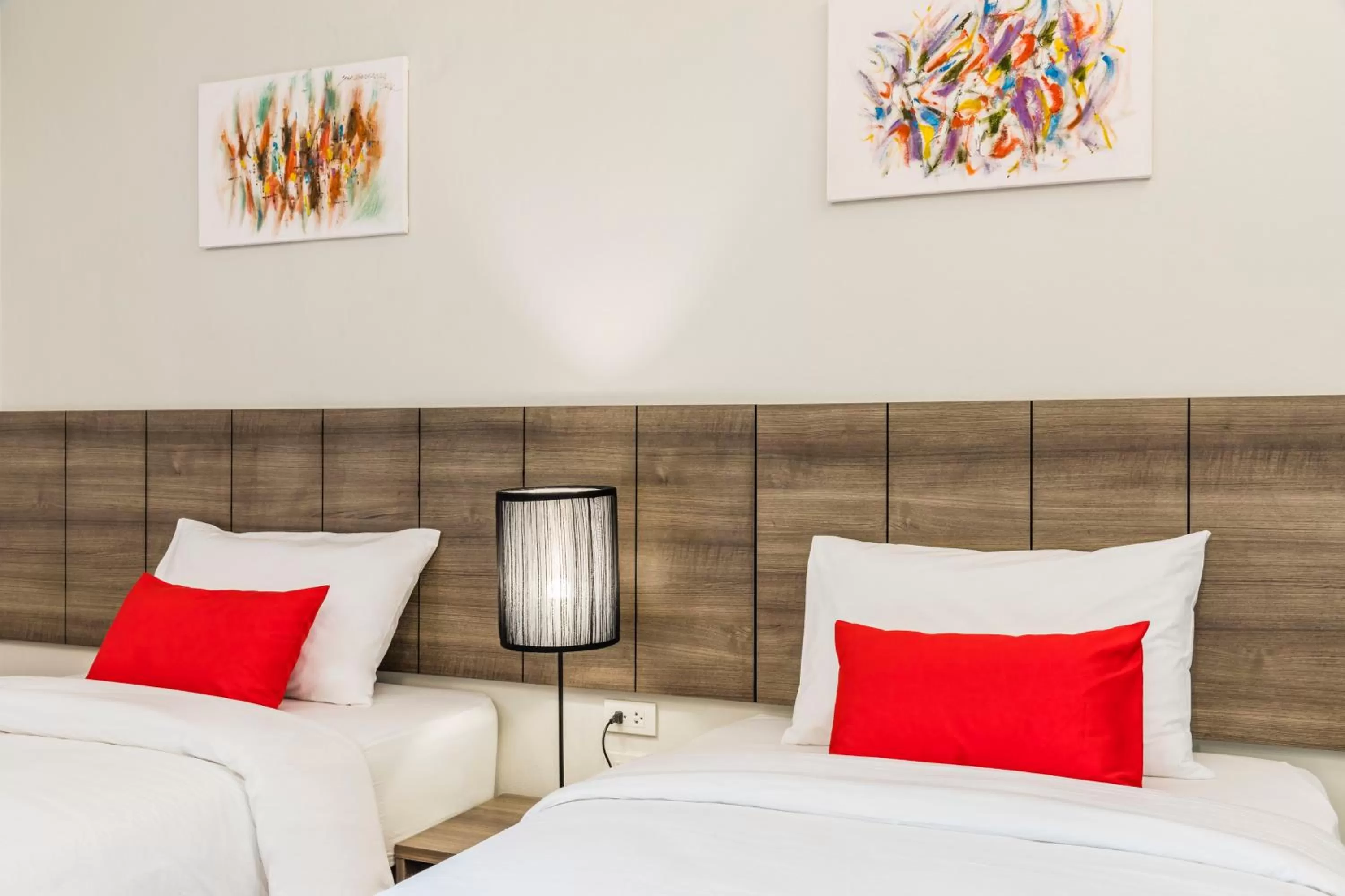 Deluxe Twin Room in Livotel Hotel Hua Mak Bangkok