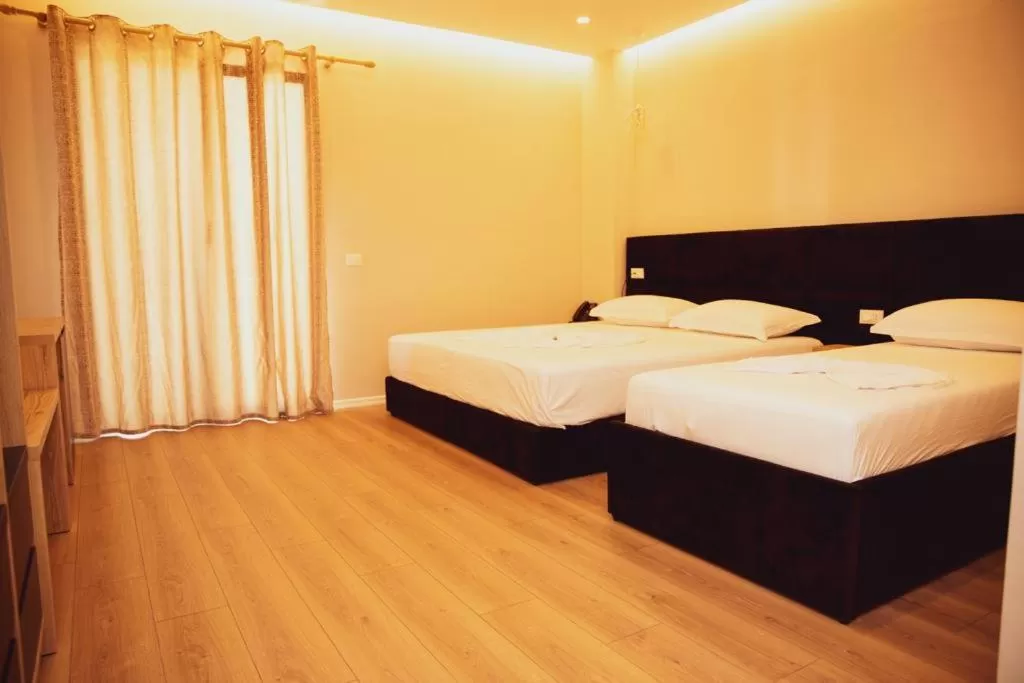 Bedroom, Bed in Hotel Continental