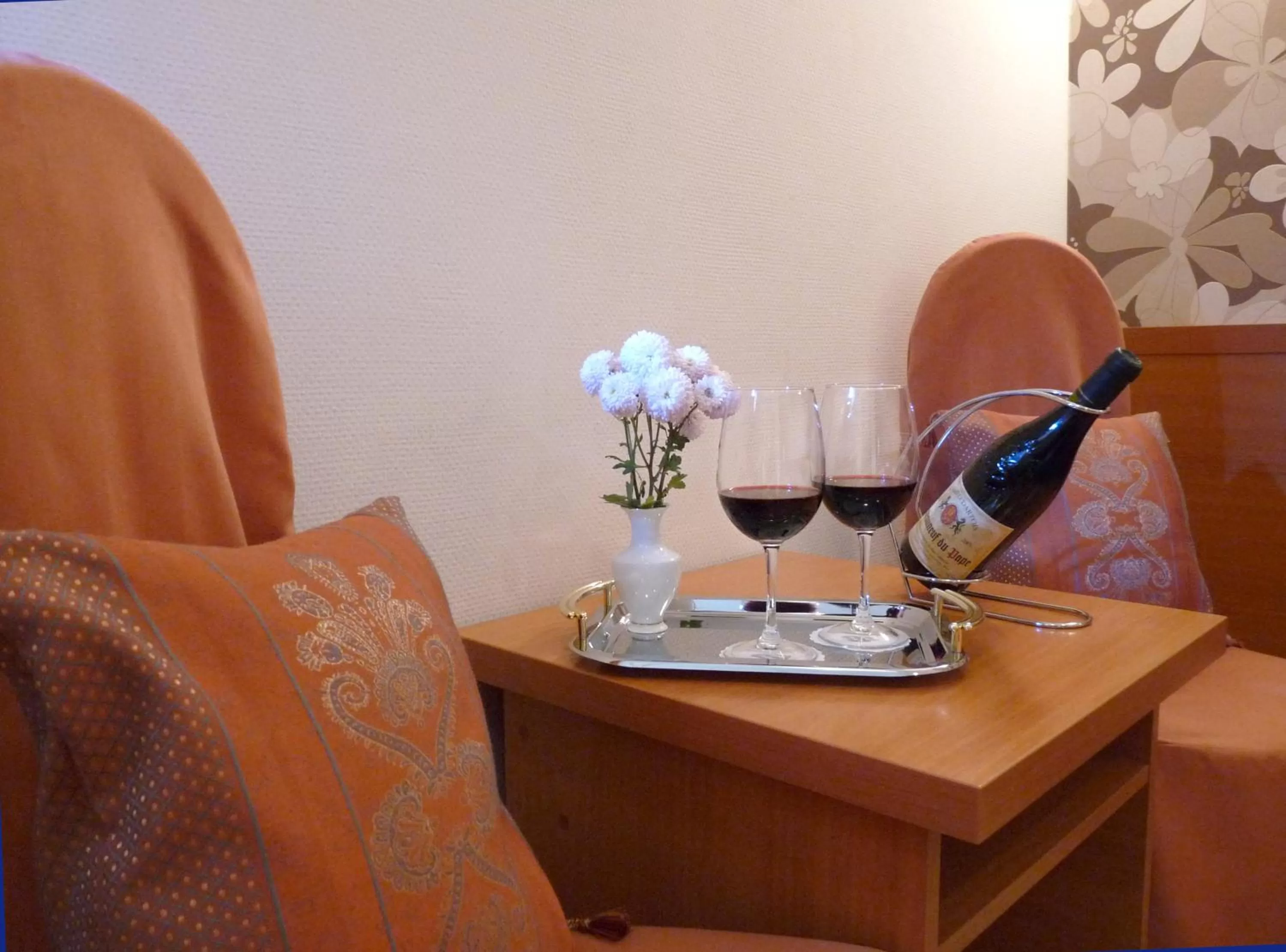 Seating area, Restaurant/Places to Eat in Economy room in Hotel Eney