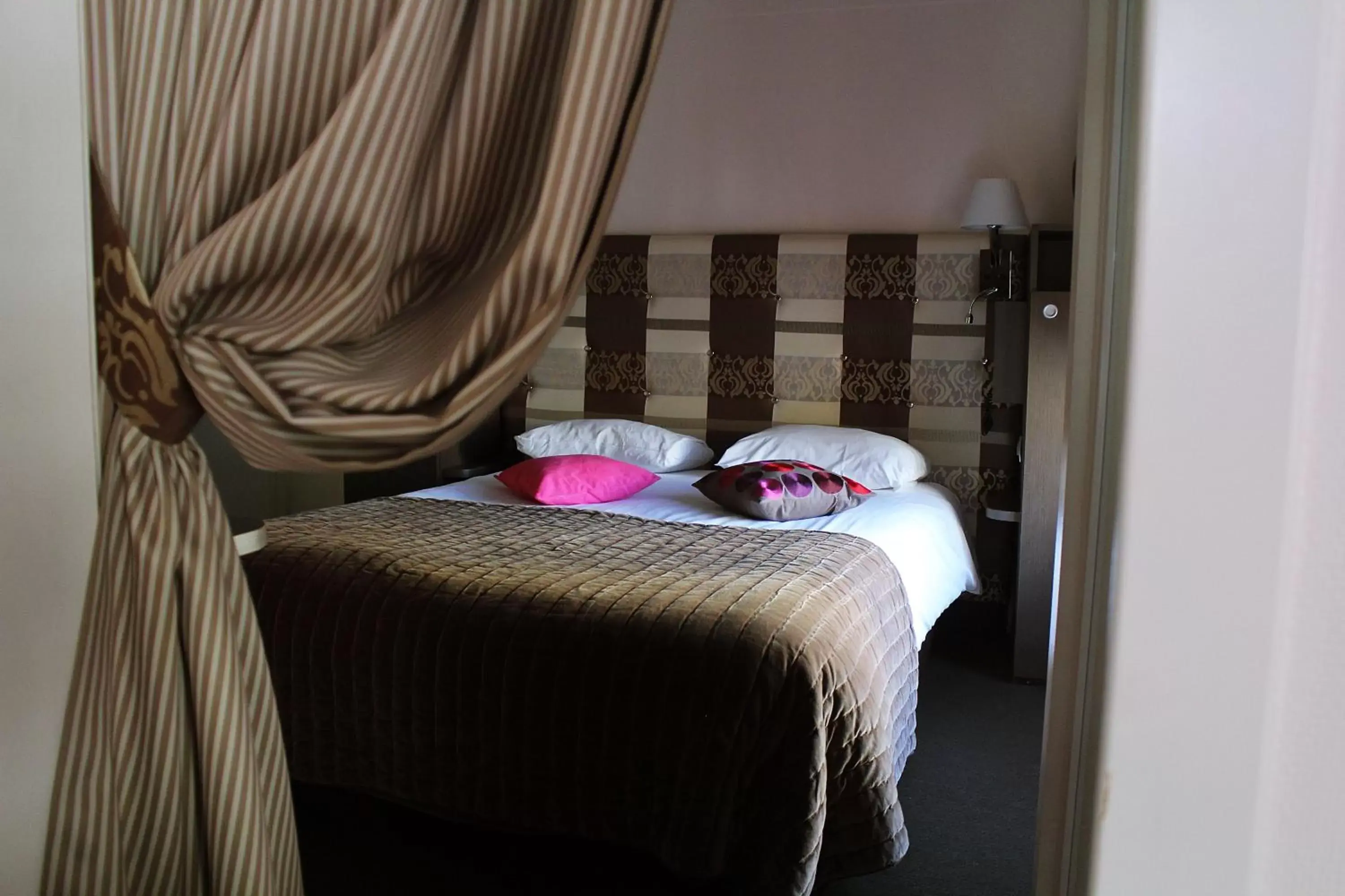 Superior Family Room with Side Sea View in Hotel Des Bains Superior Family Room with Side Sea View in Hotel Des Bains