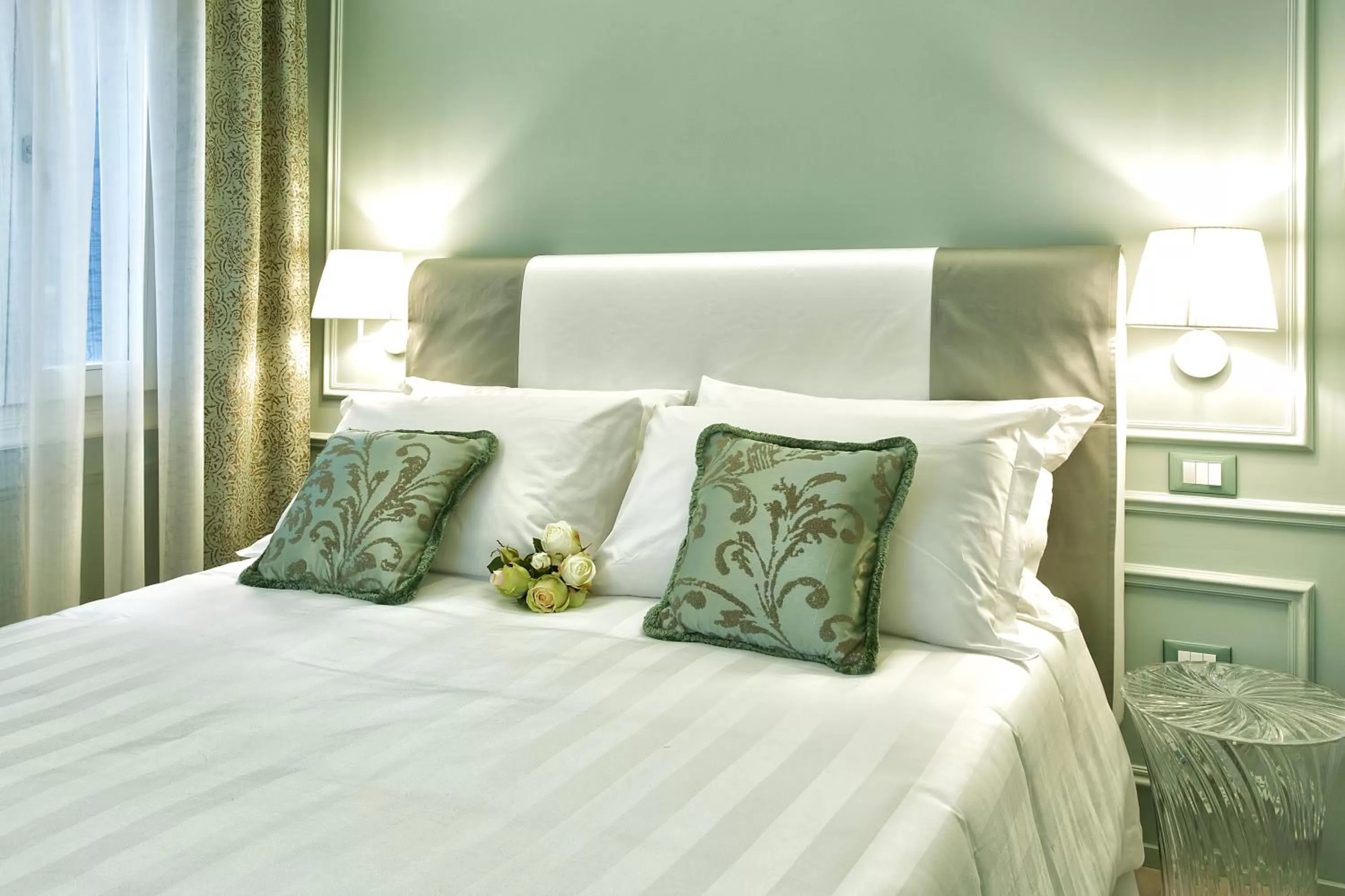 Bed in Aquamare, boutique b&b