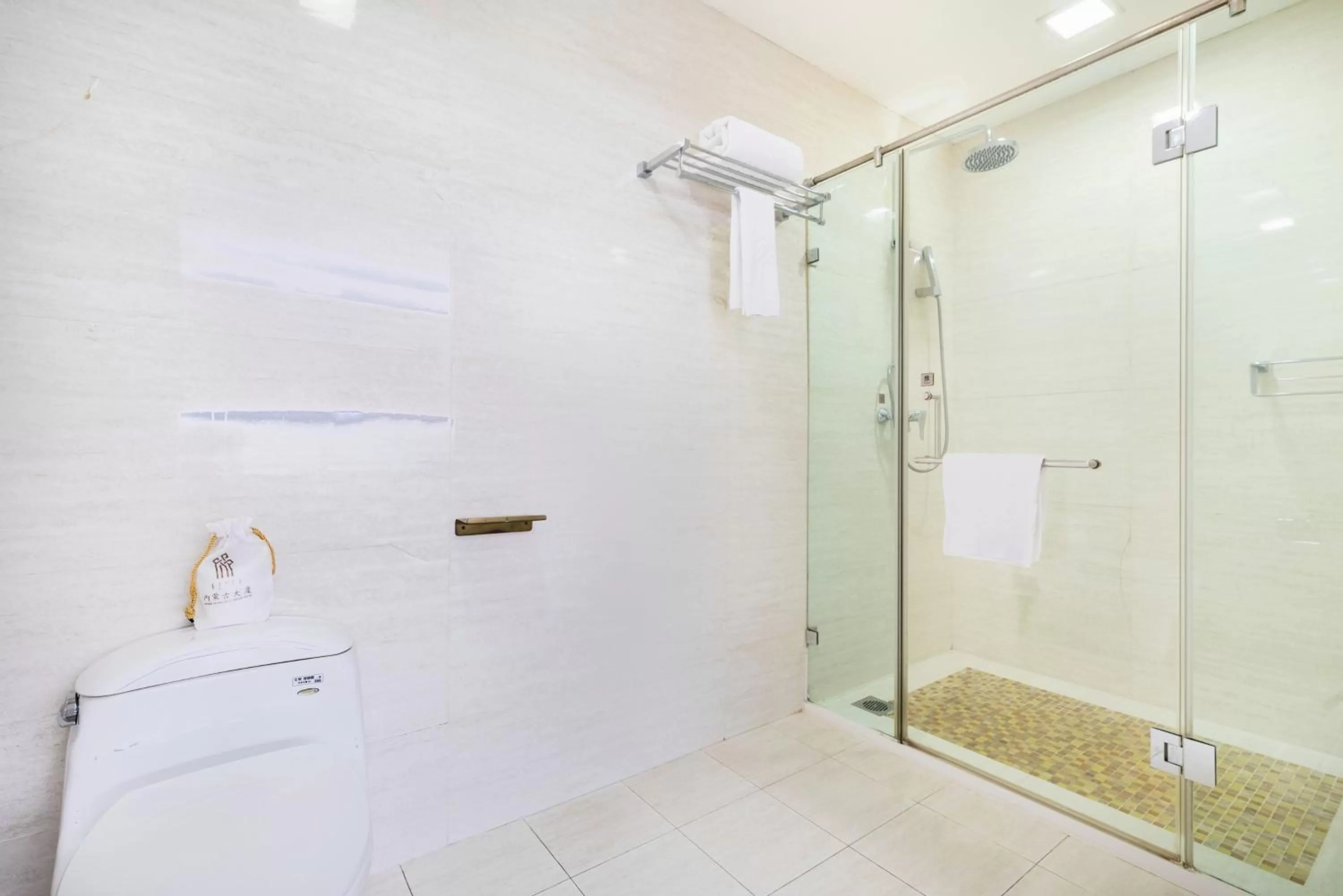 Shower in Inner Mongolia Grand Hotel