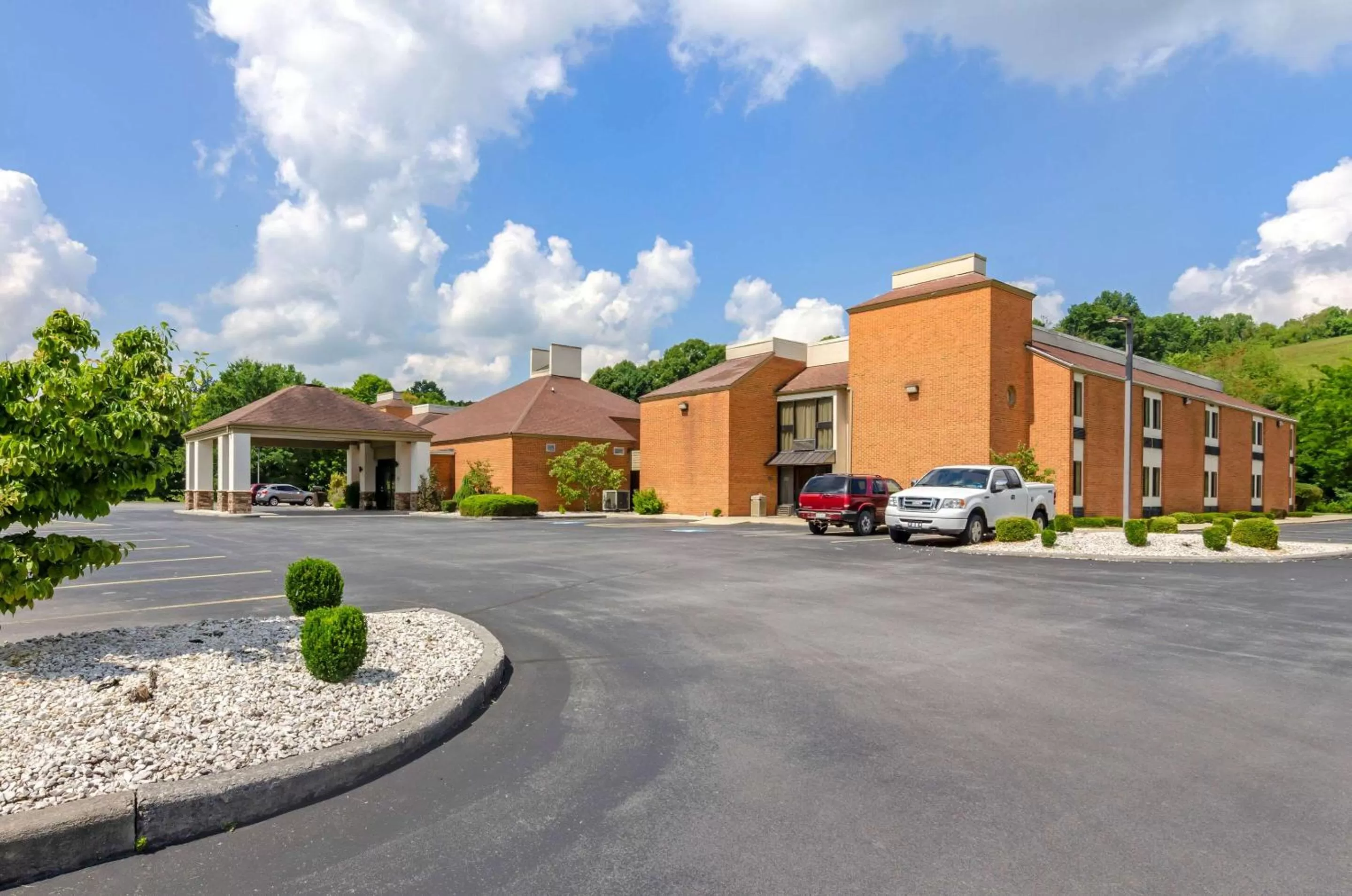 Property building in Comfort Inn Bluefield