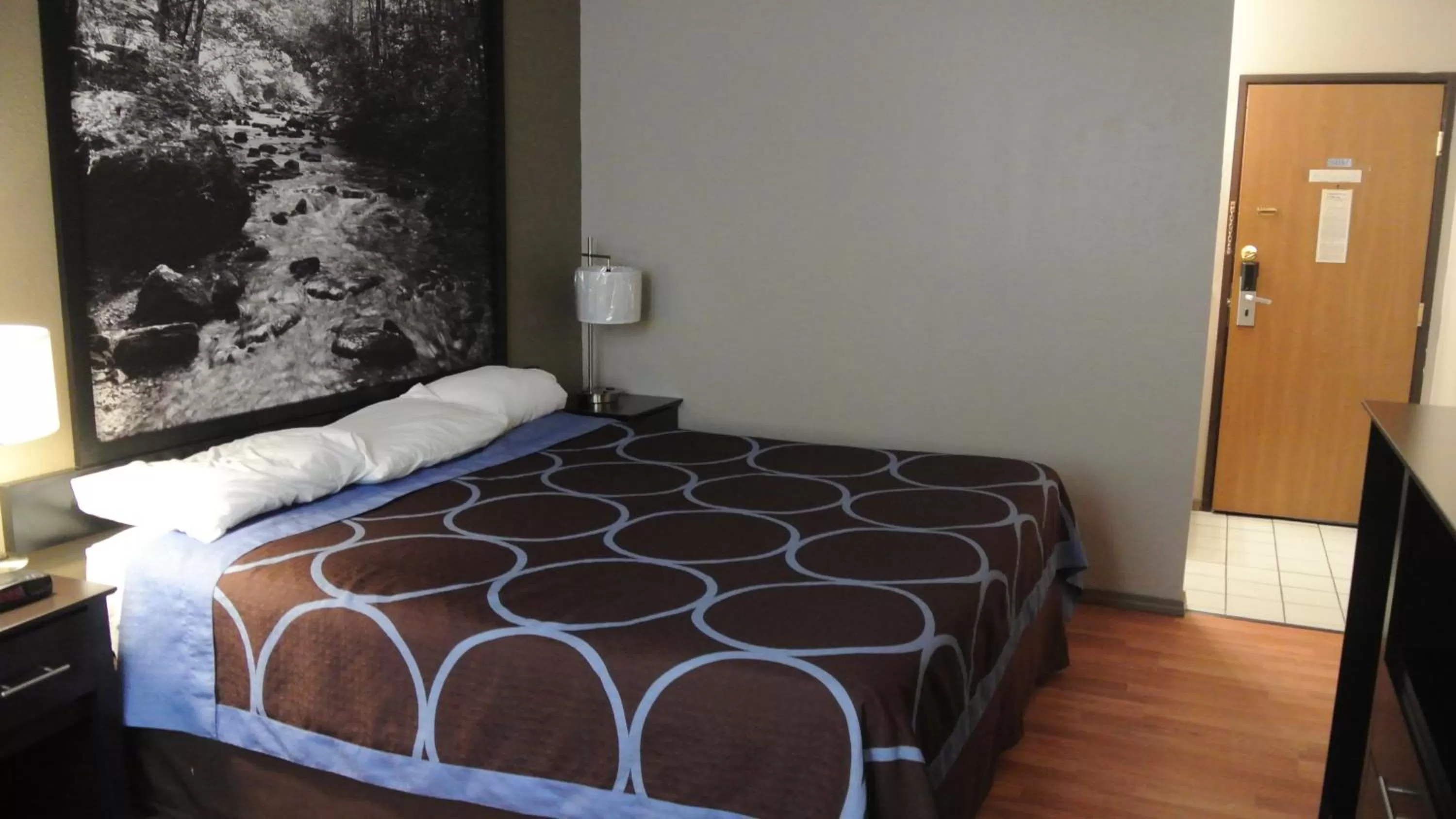 Bed in Super 8 by Wyndham Cortez/Mesa Verde Area