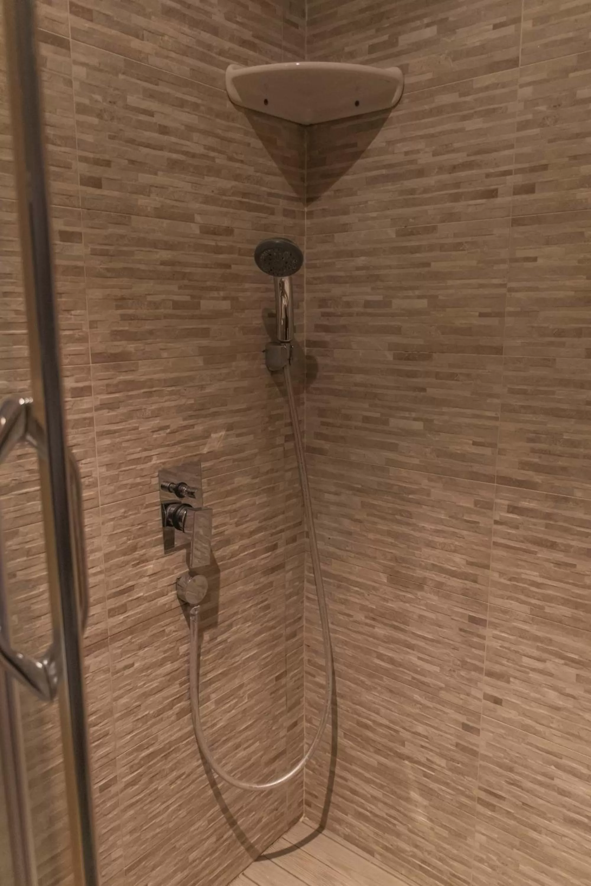 Bathroom in Mali Hotel Porat