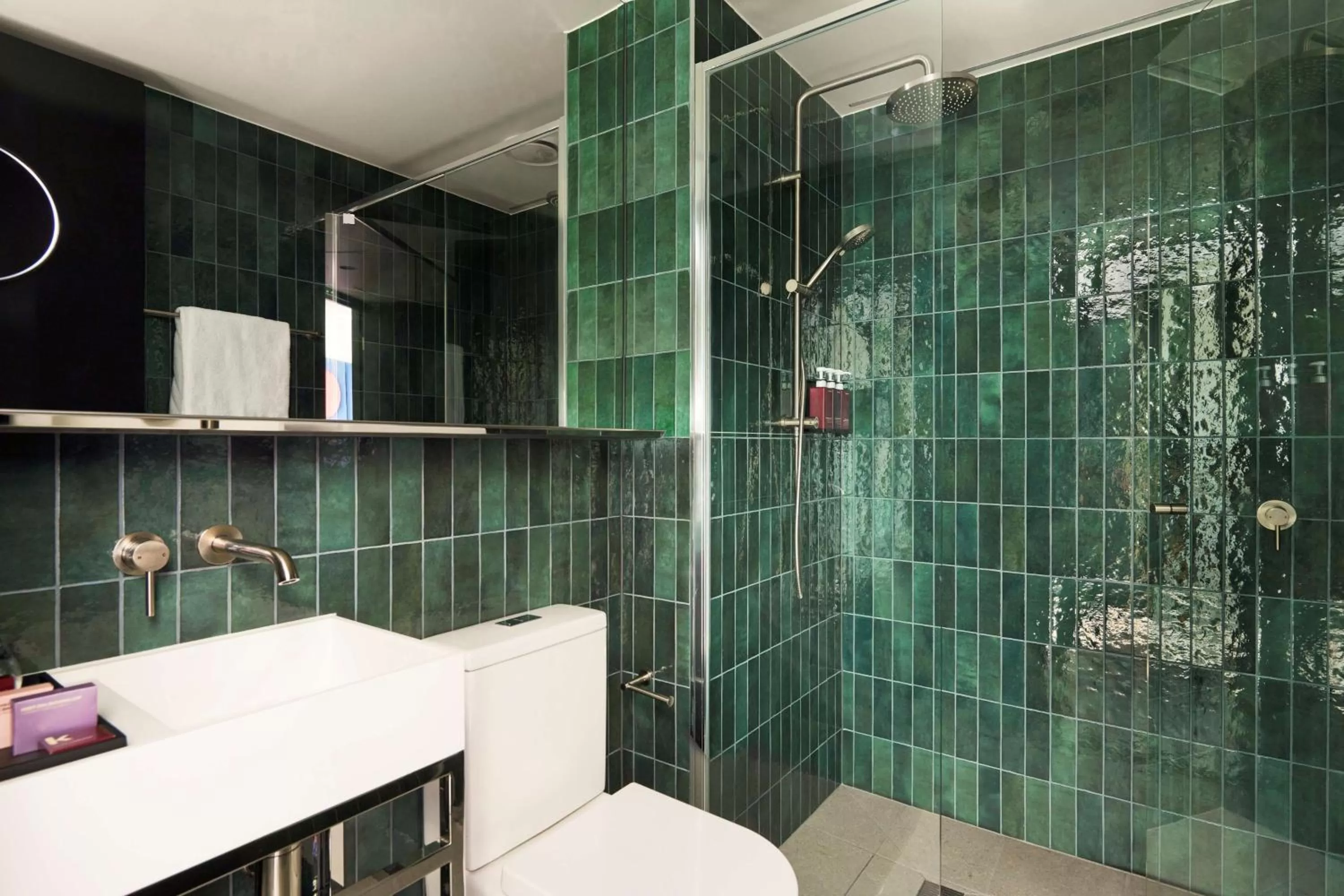 Bathroom in Quincy Hotel Melbourne