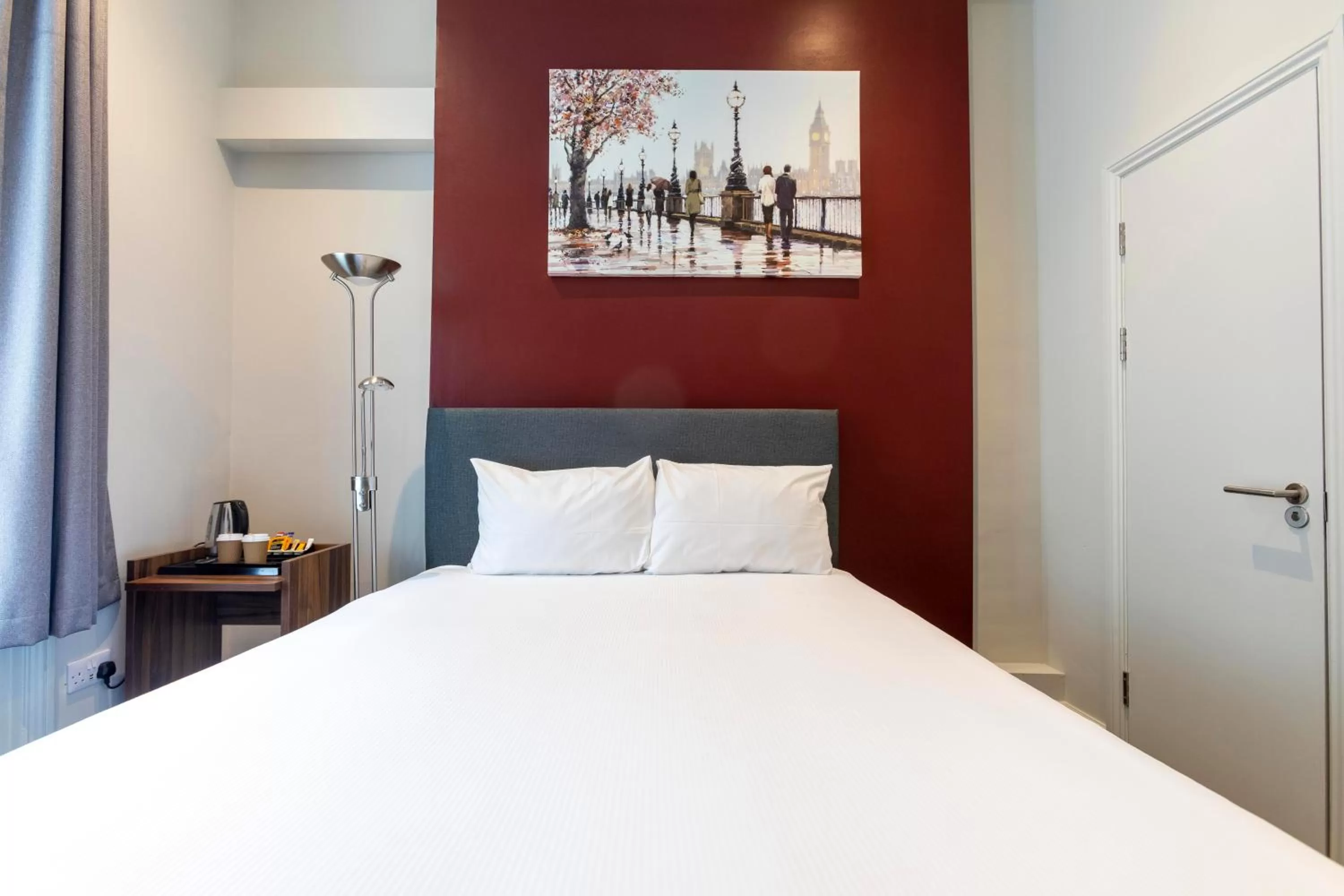 Bed in Royal Park Hotel