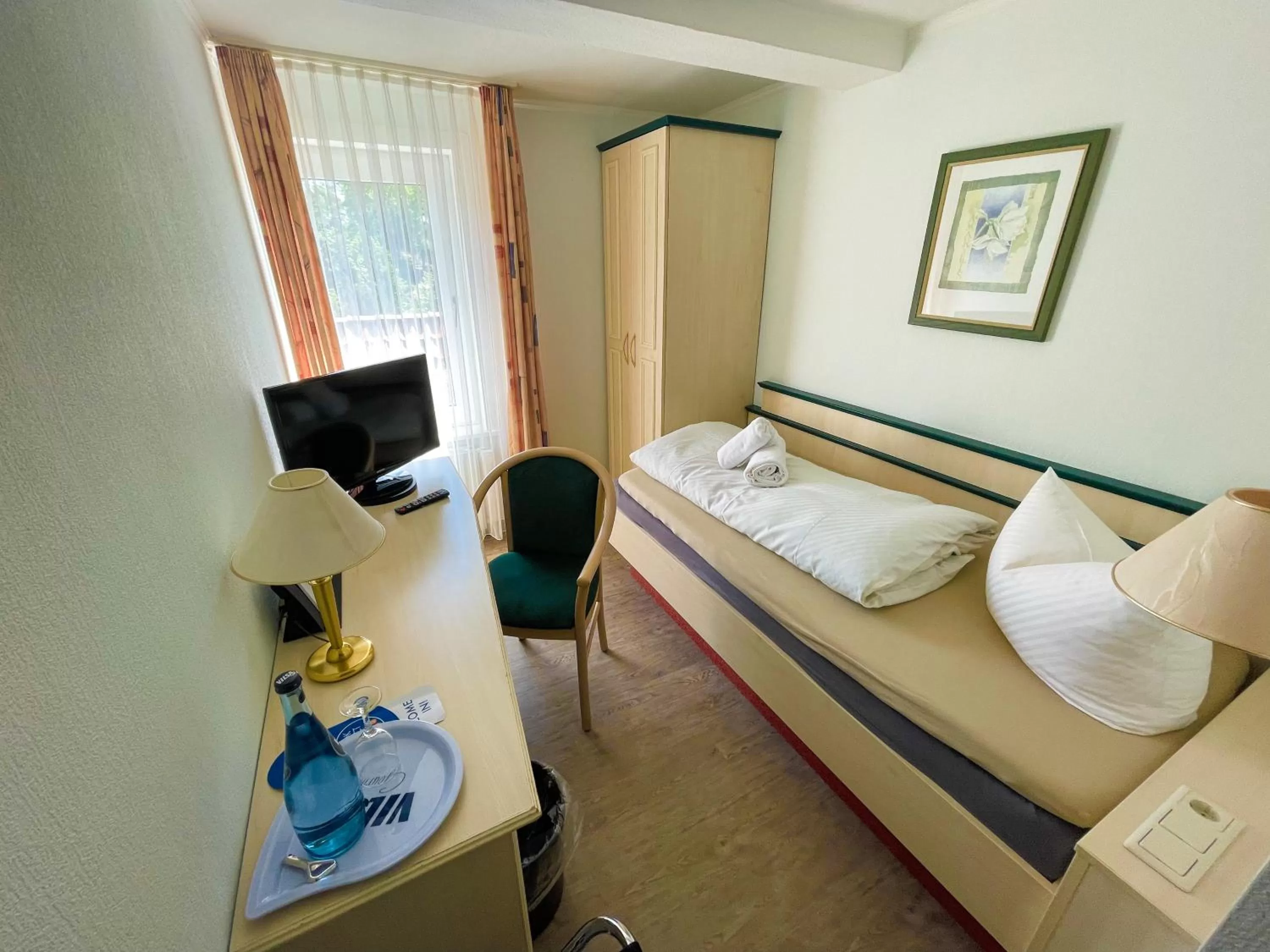 Photo of the whole room, Bed in Hotel Schnehagen