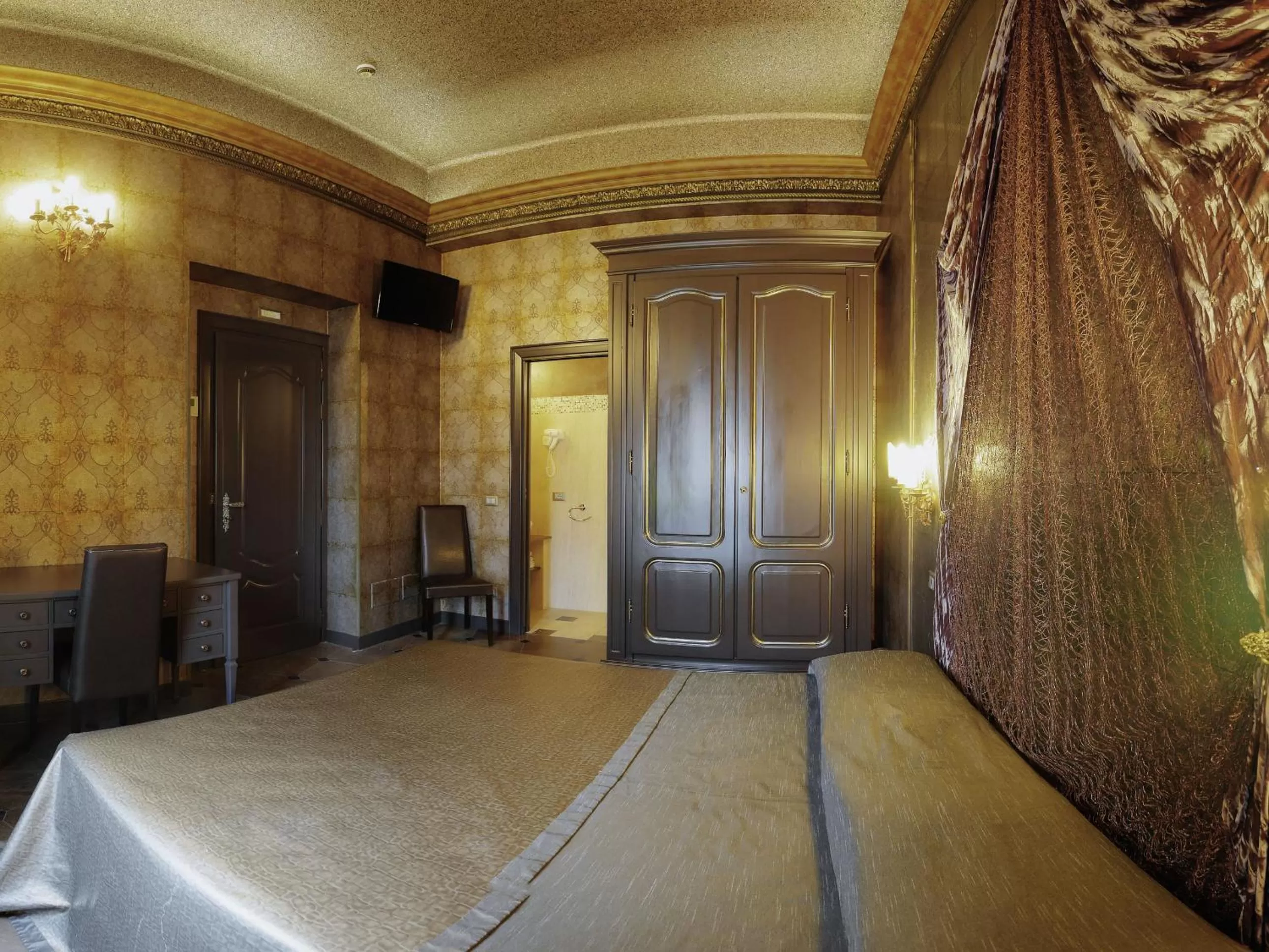 Photo of the whole room, Bed in Antica Dimora Delle Cinque Lune