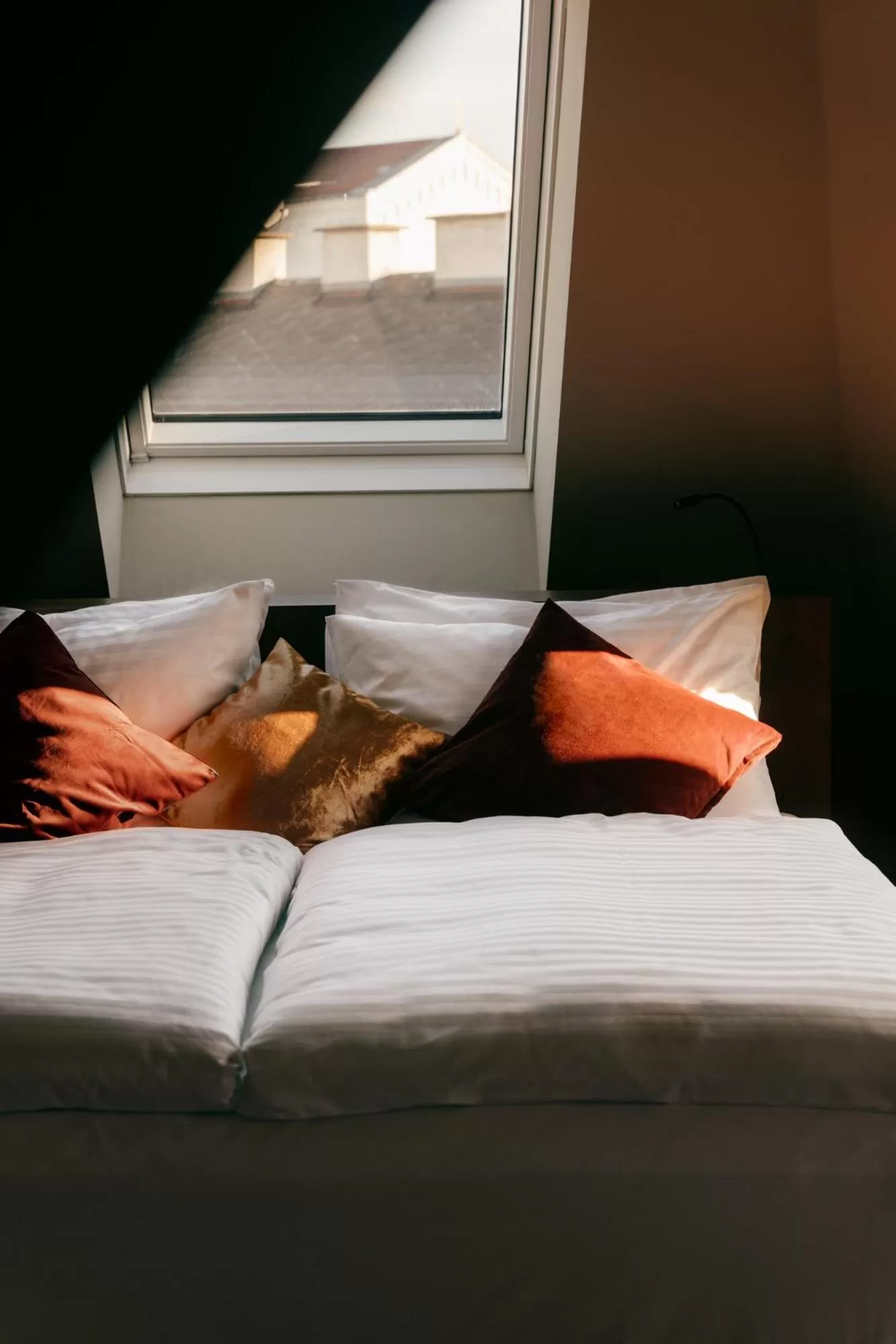 Bed in WELTWIEN Luxury Art Apartments & Free Parking