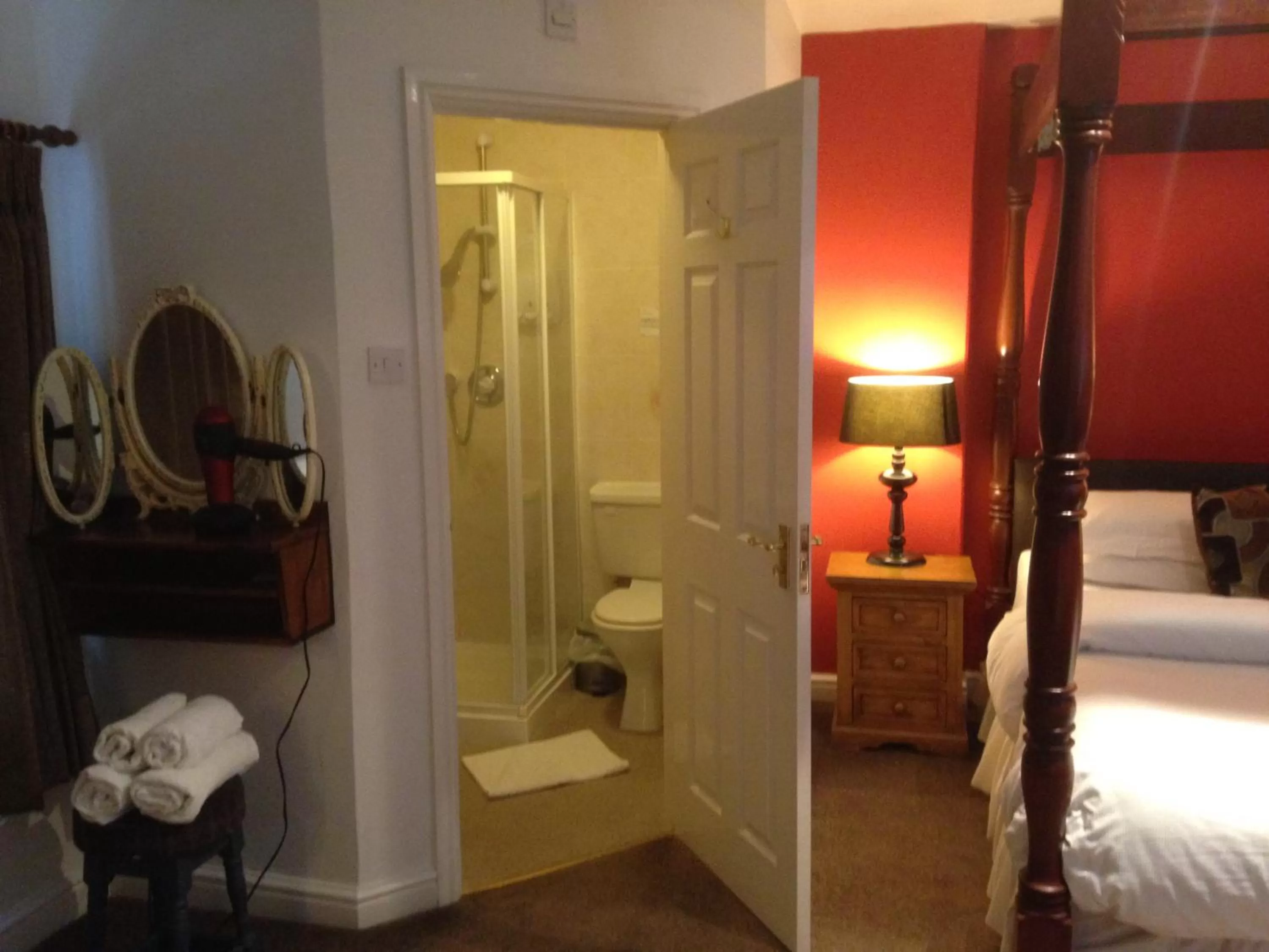 Bed in Lynebank House Hotel, Bed & Breakfast