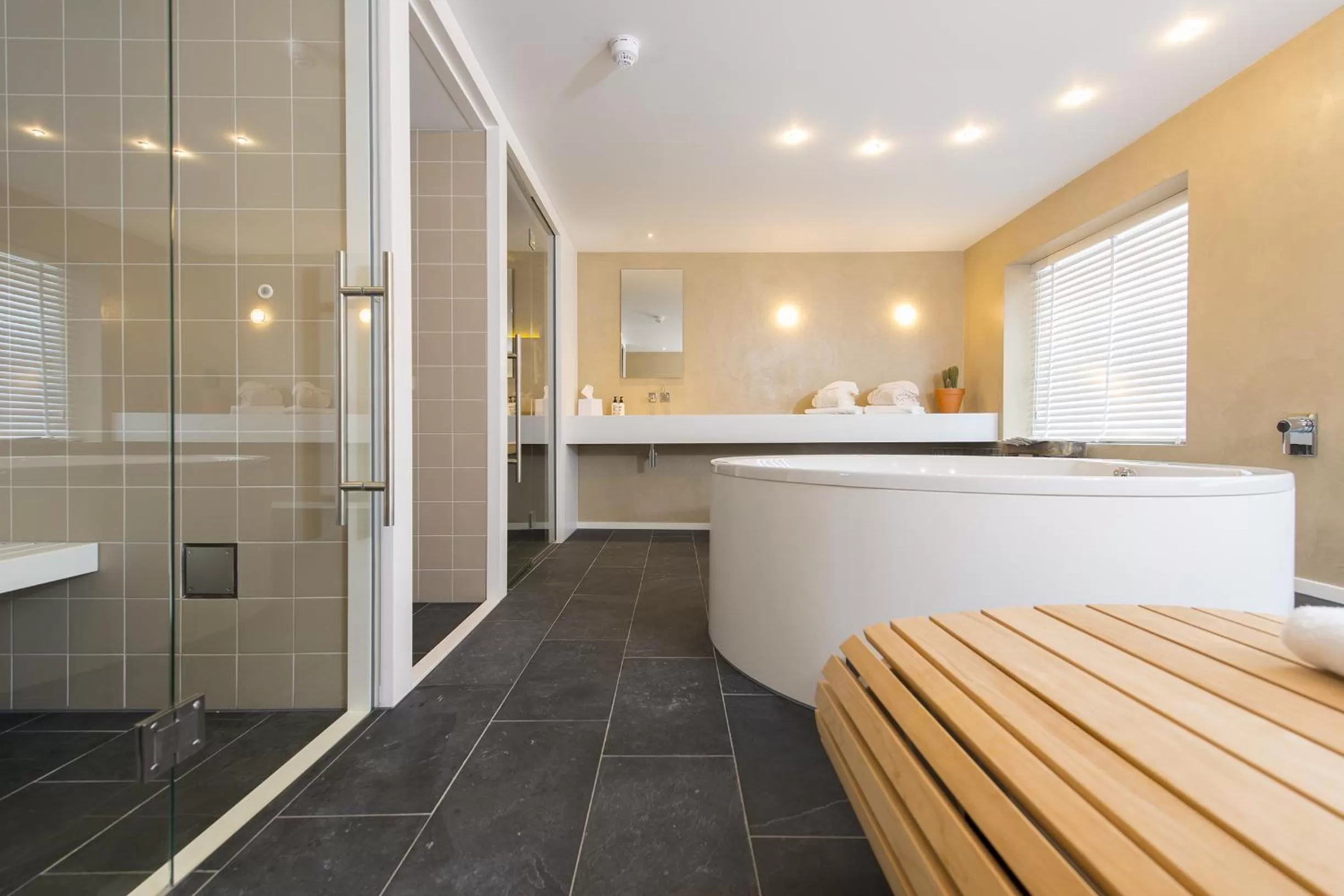 Hot Tub in Hotel Katoen