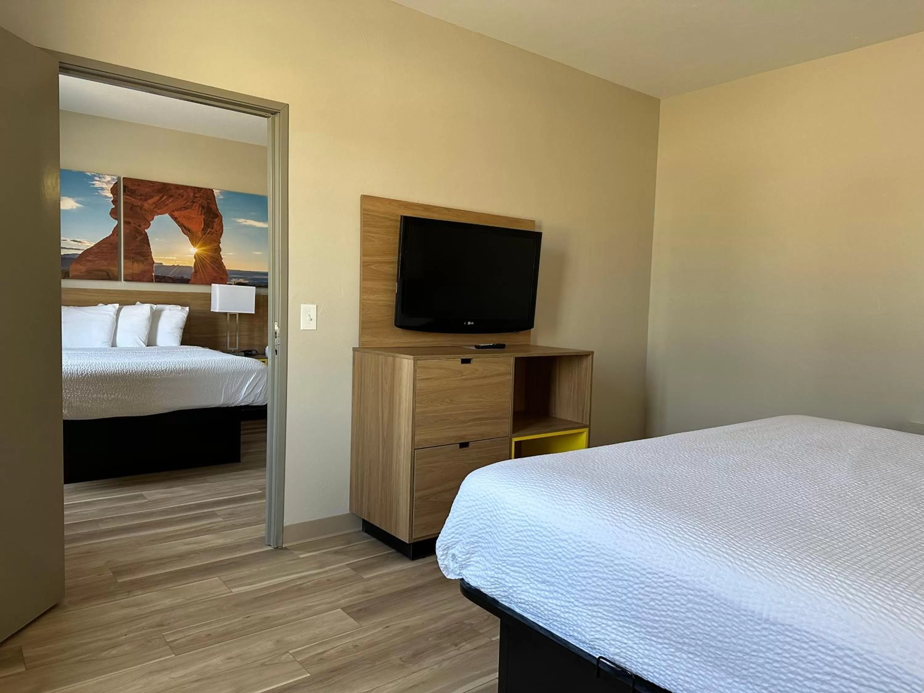 Bedroom, Bed in Days Inn by Wyndham Oklahoma City