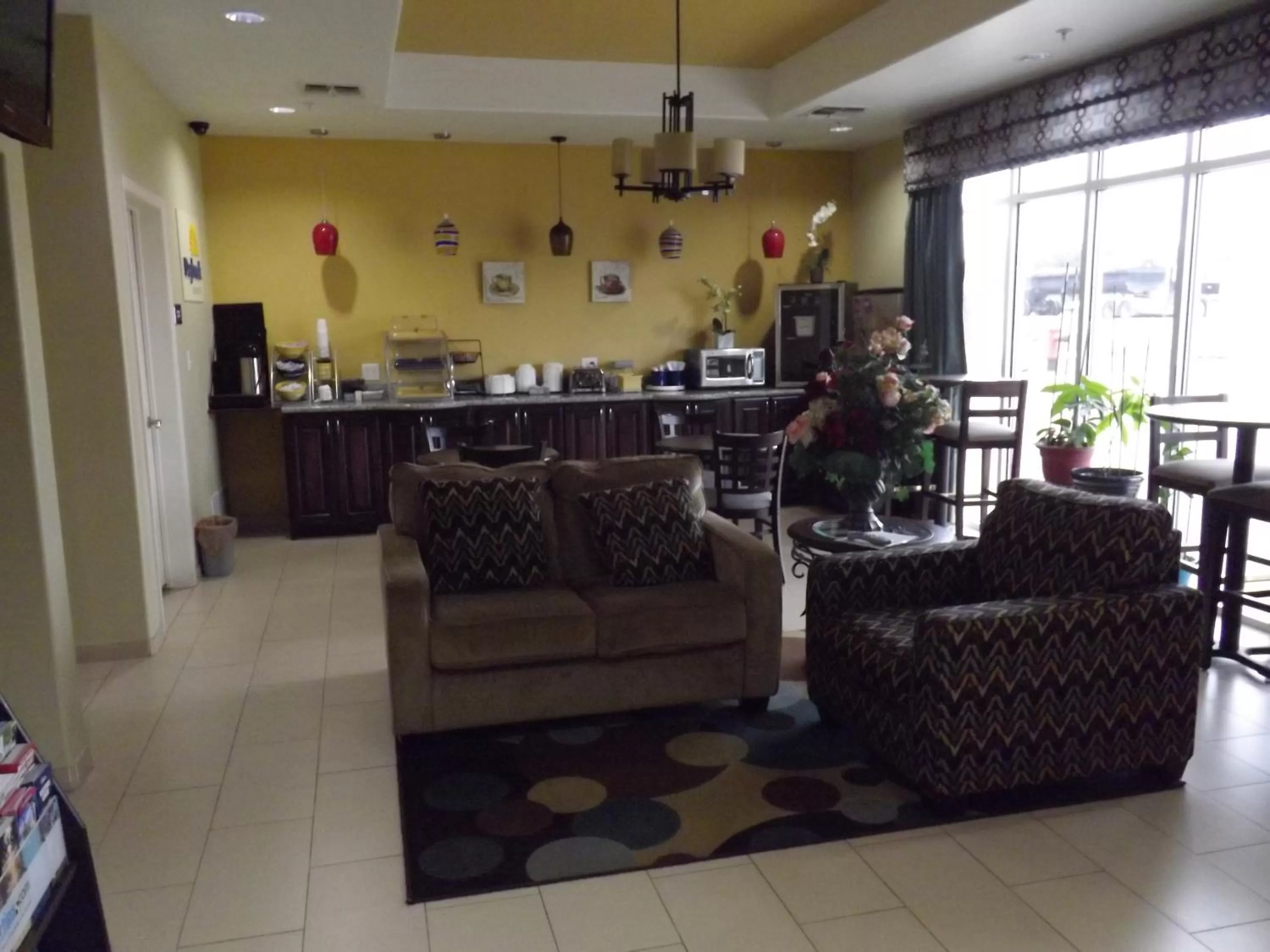 Breakfast in Sunriser Inn