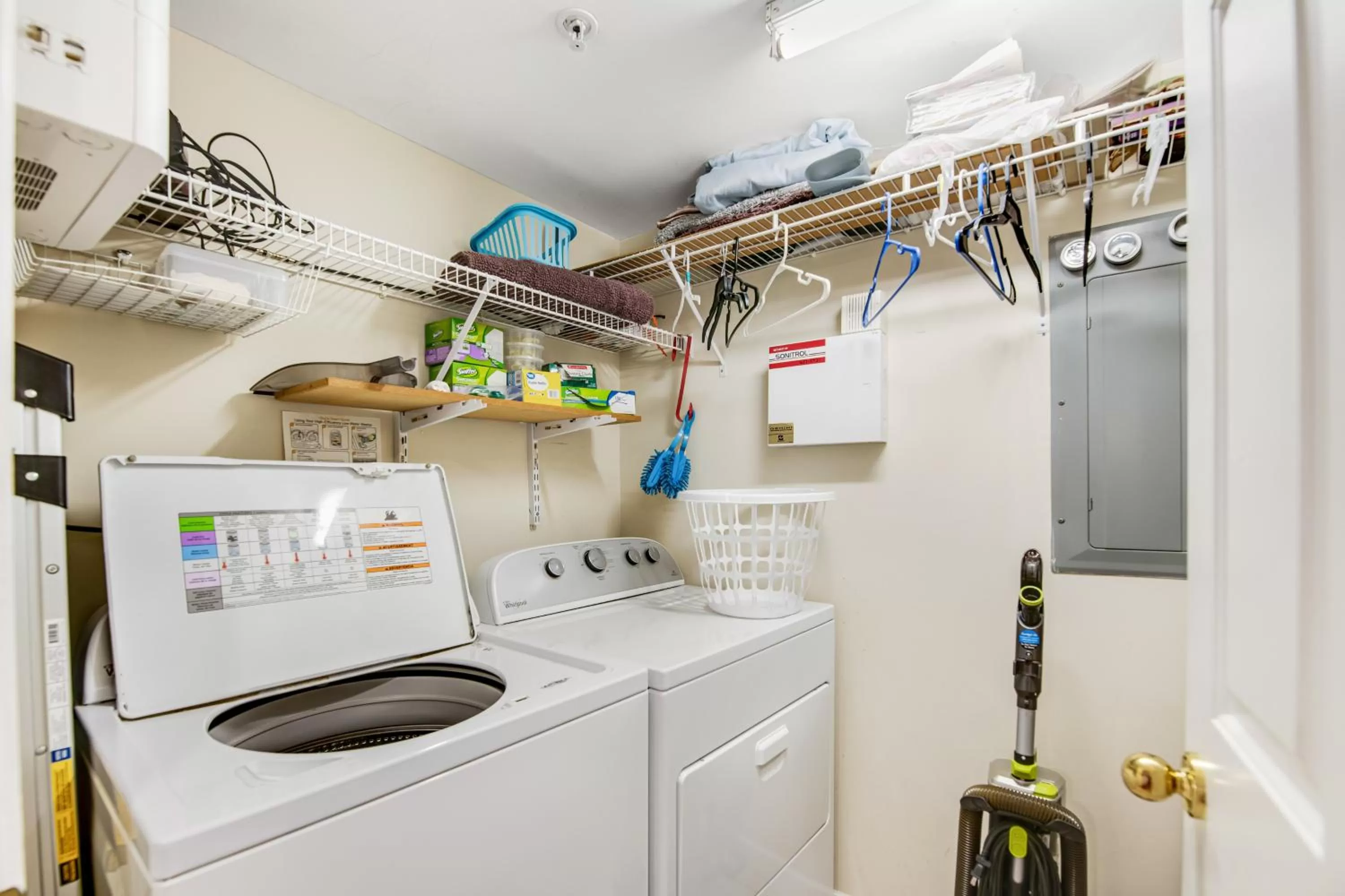 Kitchen/Kitchenette in Jan's Riverside Retreat
