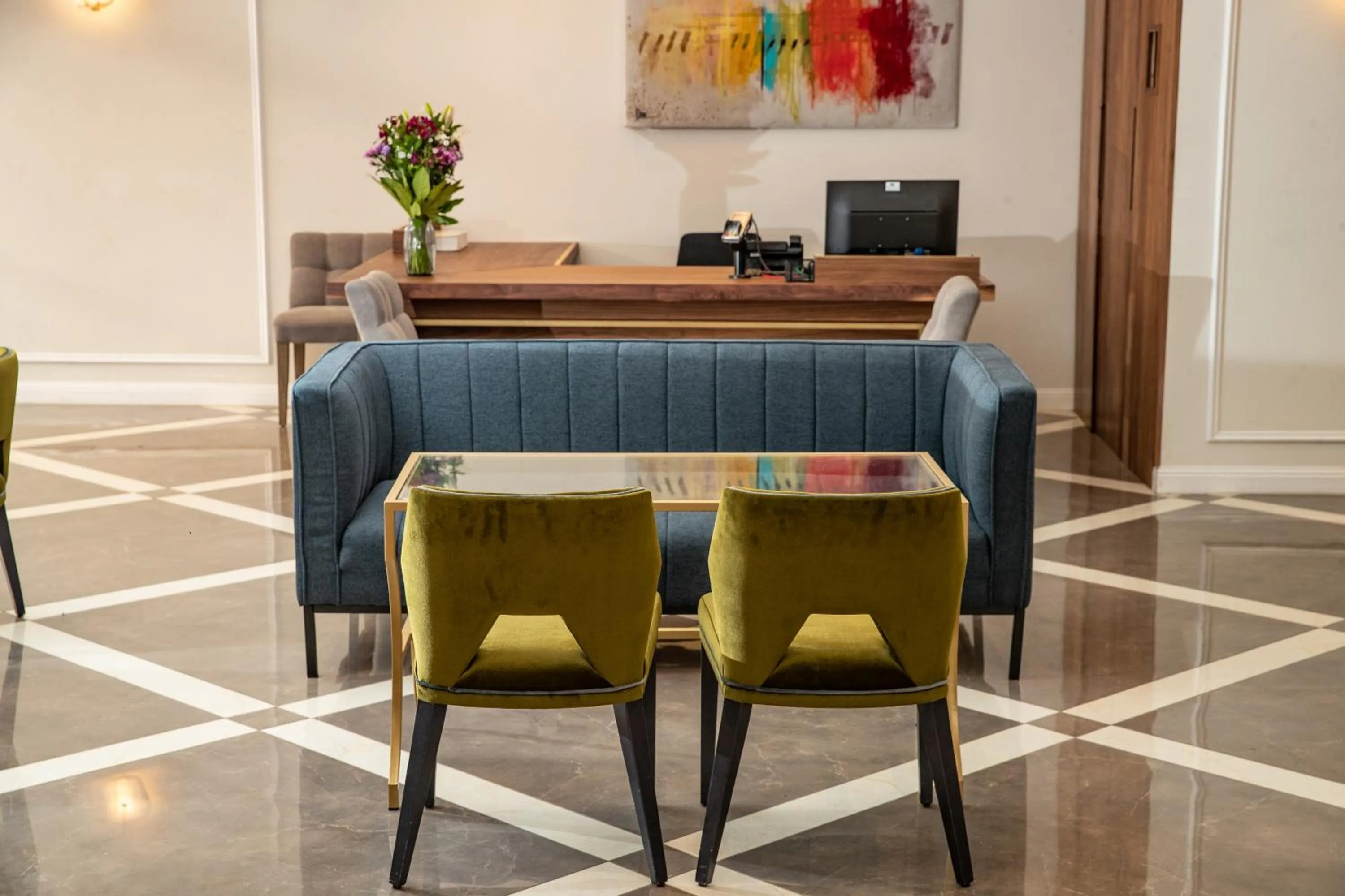 Lounge or bar in Montefiore Hotel By Smart Hotels