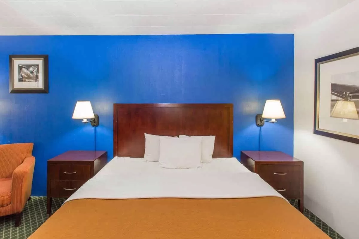 Photo of the whole room in Travelodge by Wyndham Great Bend