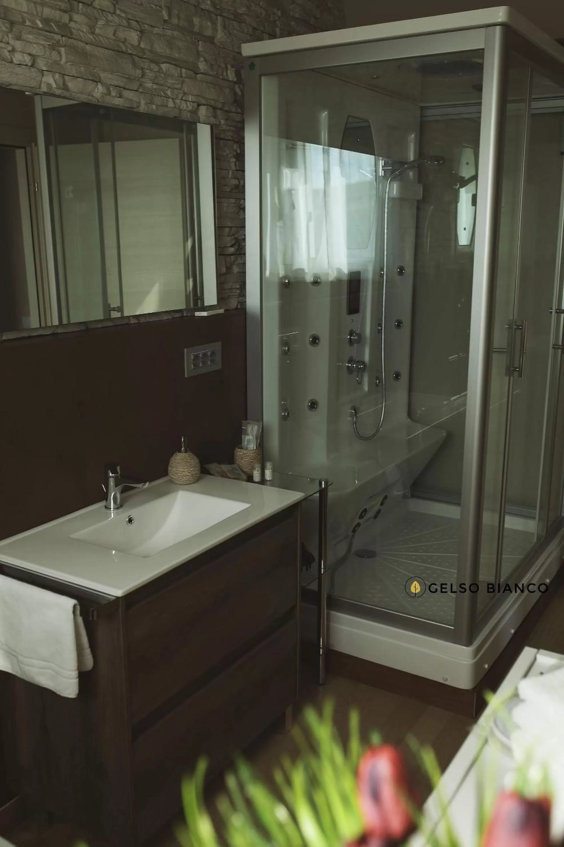 Bathroom in Gelso Bianco Country Resort