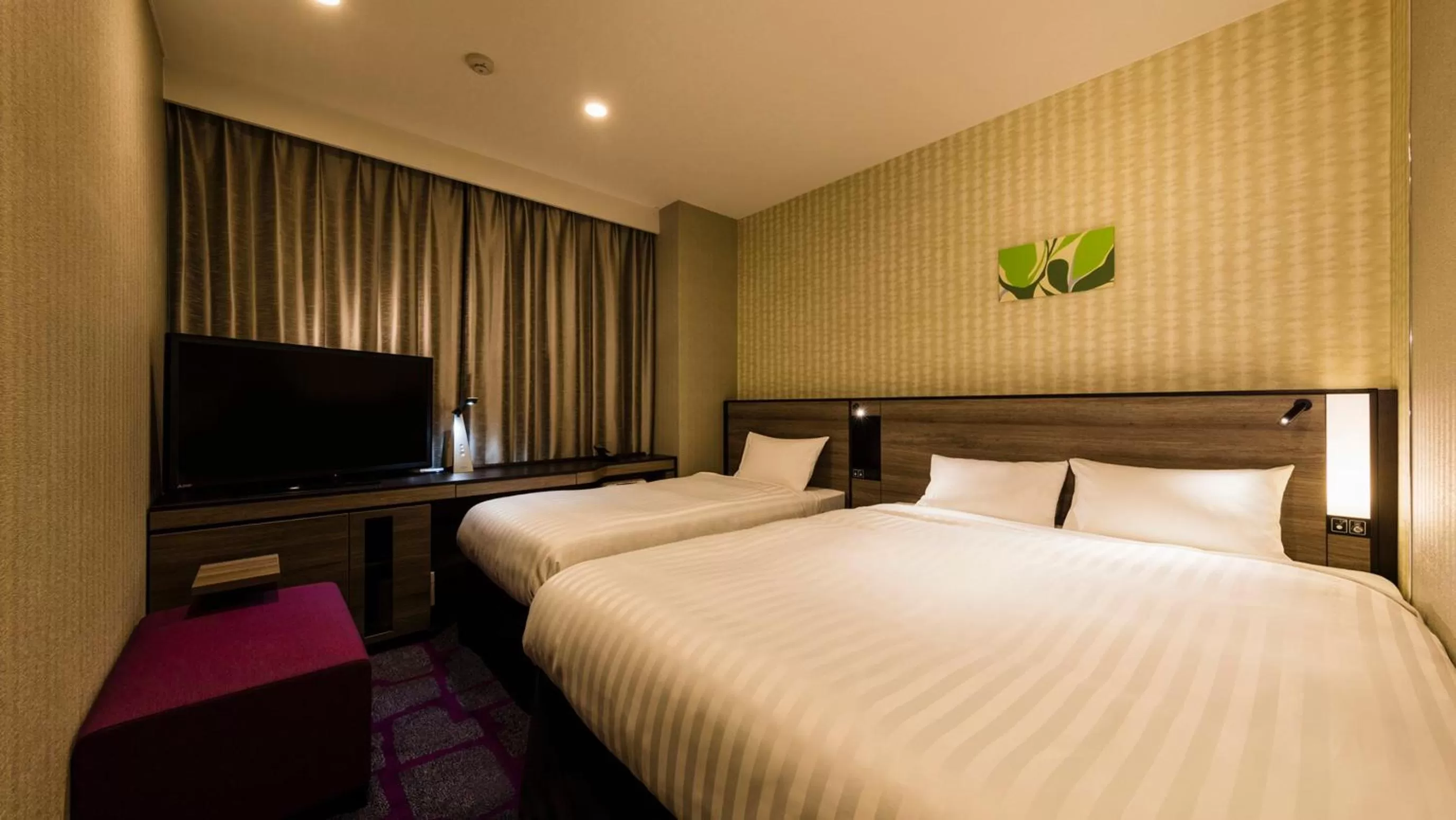 Bed in JR-East Hotel Mets Urawa