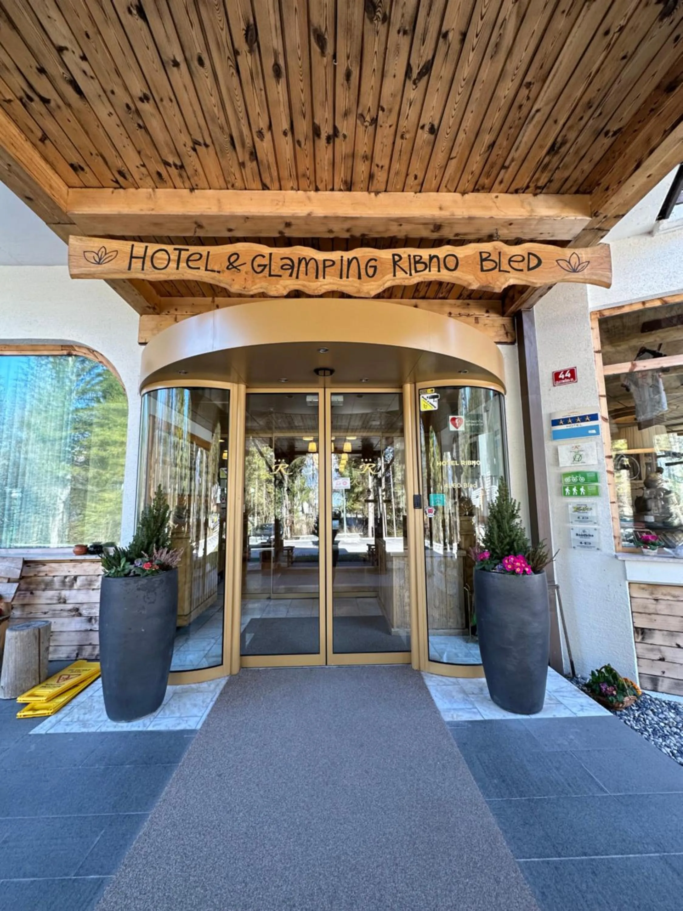 Facade/entrance in Ribno Alpine Hotel