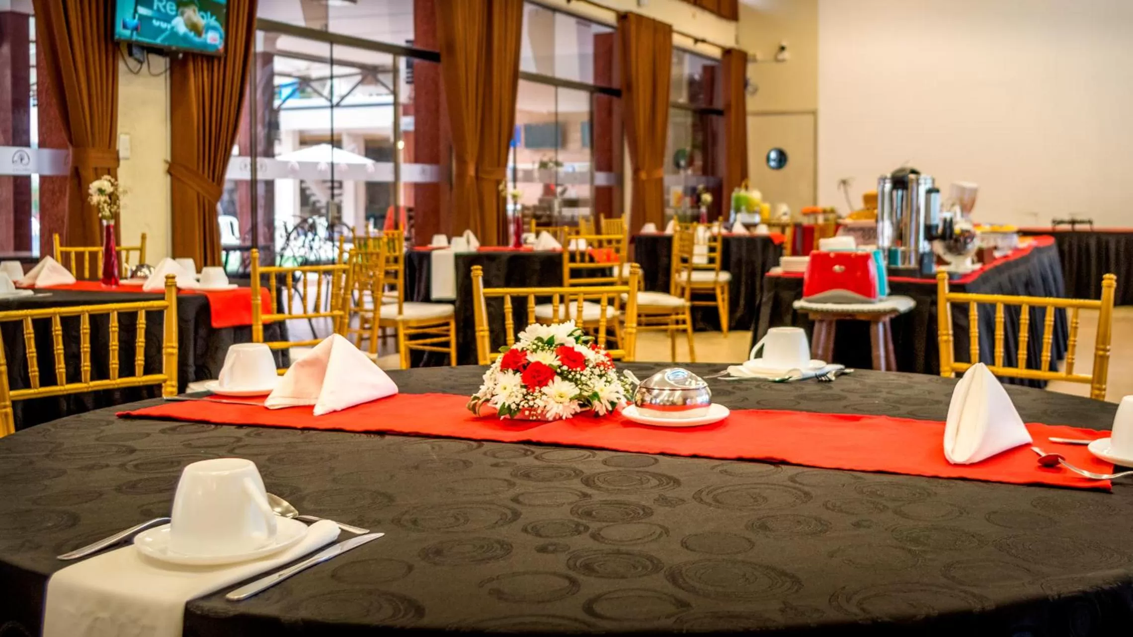 Restaurant/places to eat in Hotel Los Ceibos